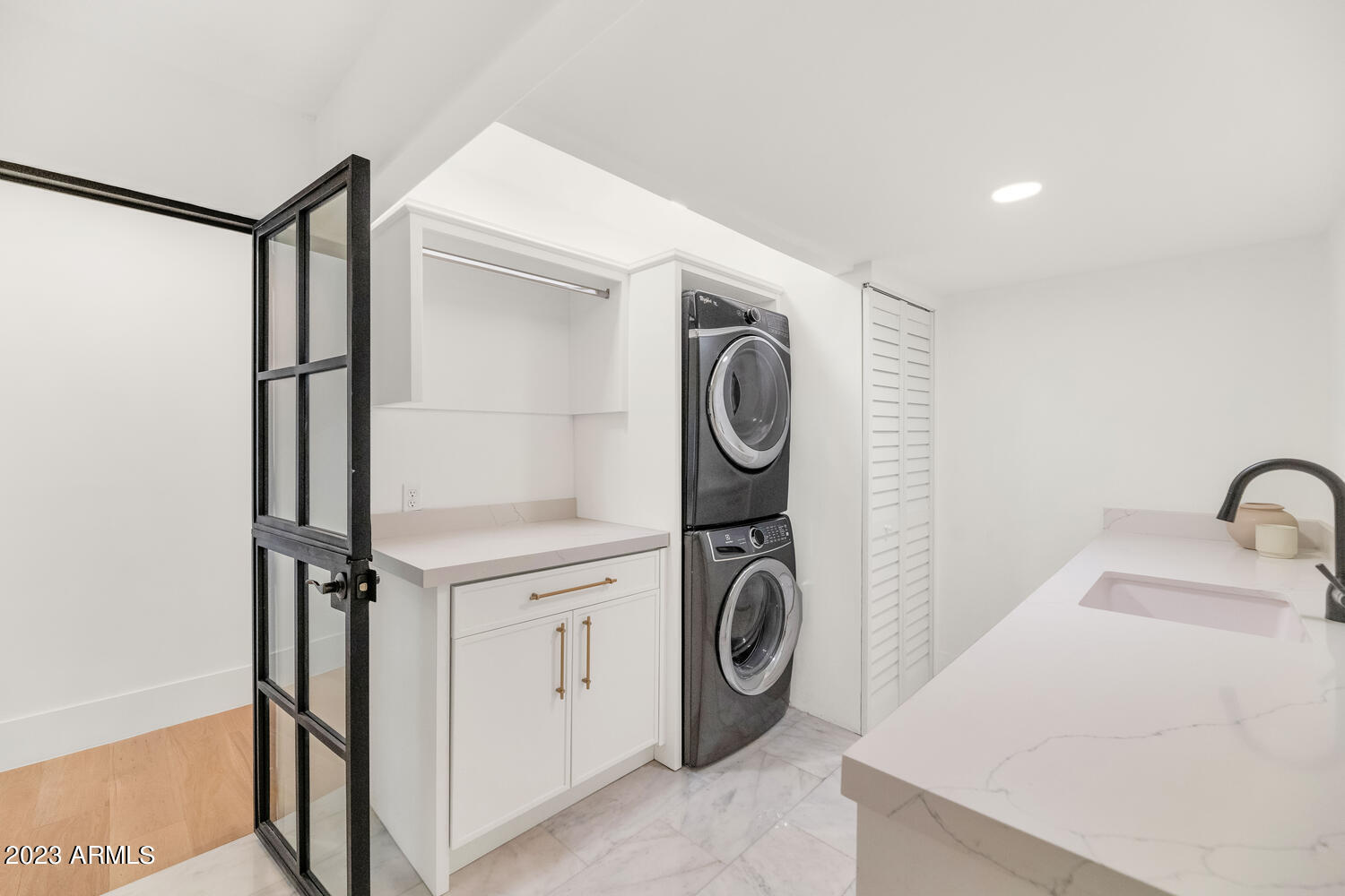 CAMELBACK CANYON - Residential