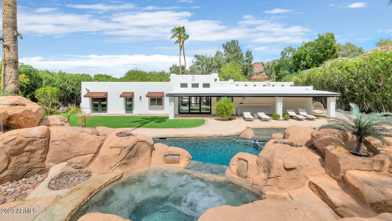CAMELBACK CANYON - Residential