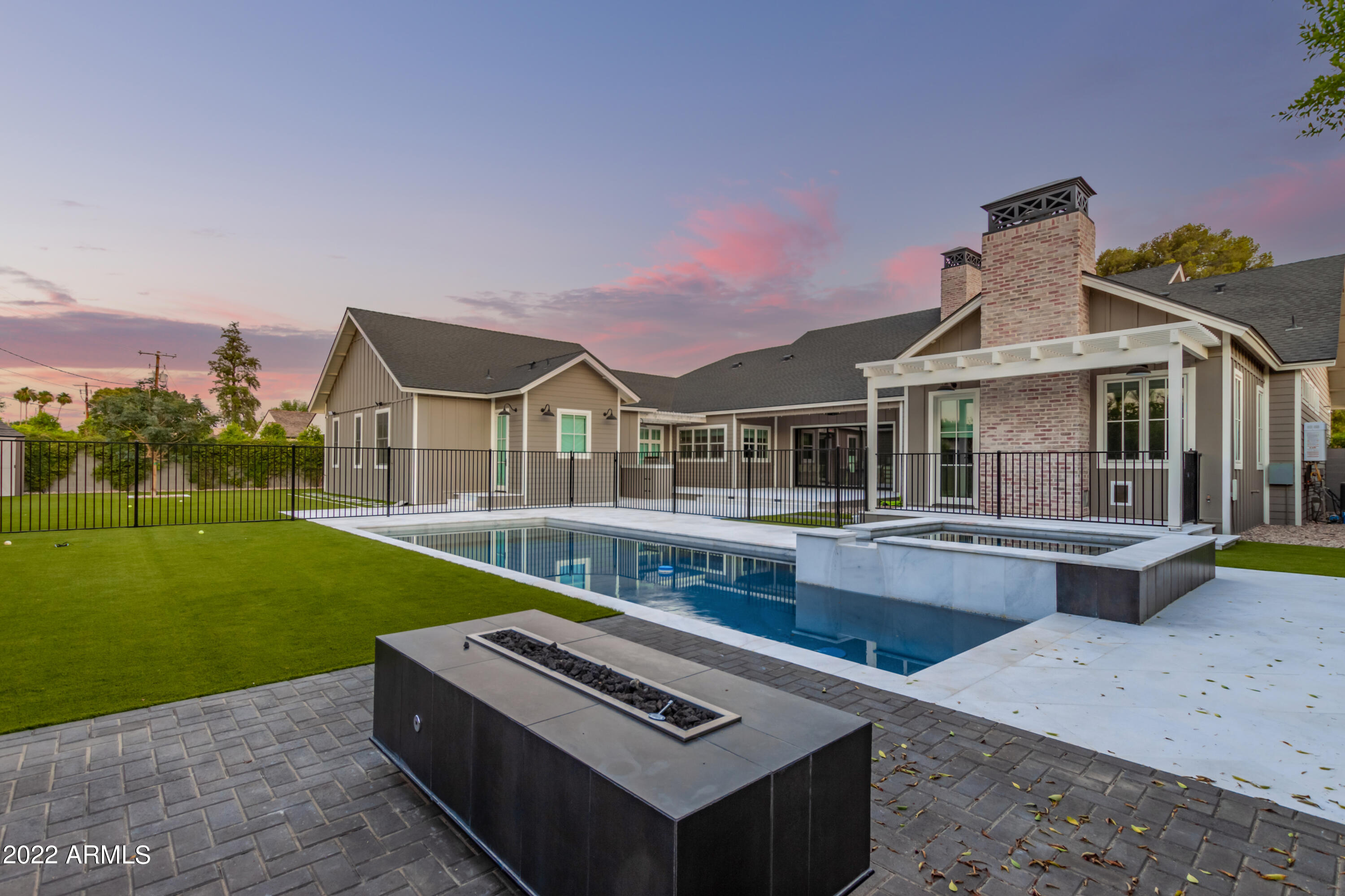 SUN VALLEY ESTATES LOT 1-4, 8-17, 20-33 - Residential