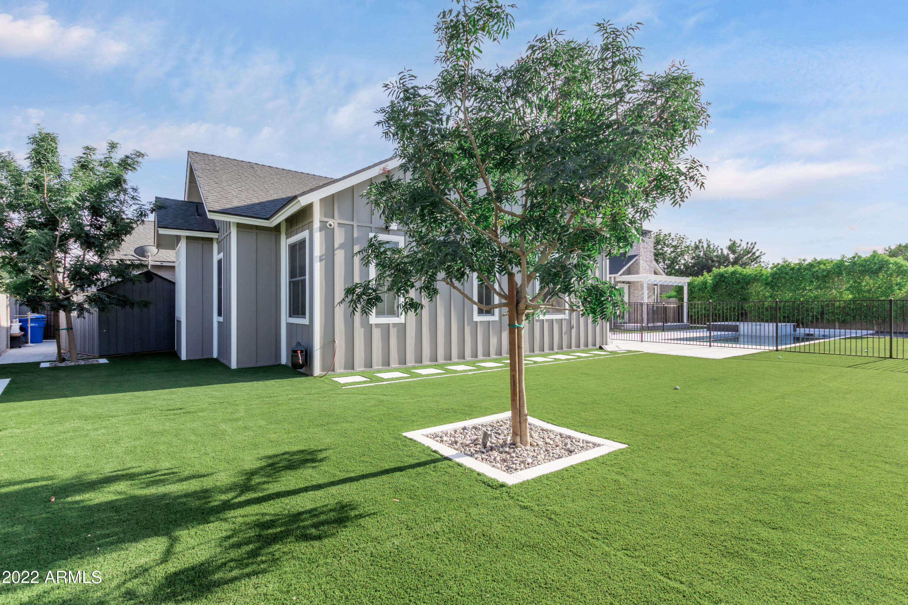 SUN VALLEY ESTATES LOT 1-4, 8-17, 20-33 - Residential