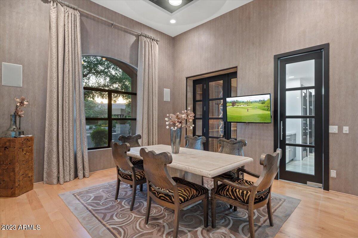 Equestrian Manor - Residential