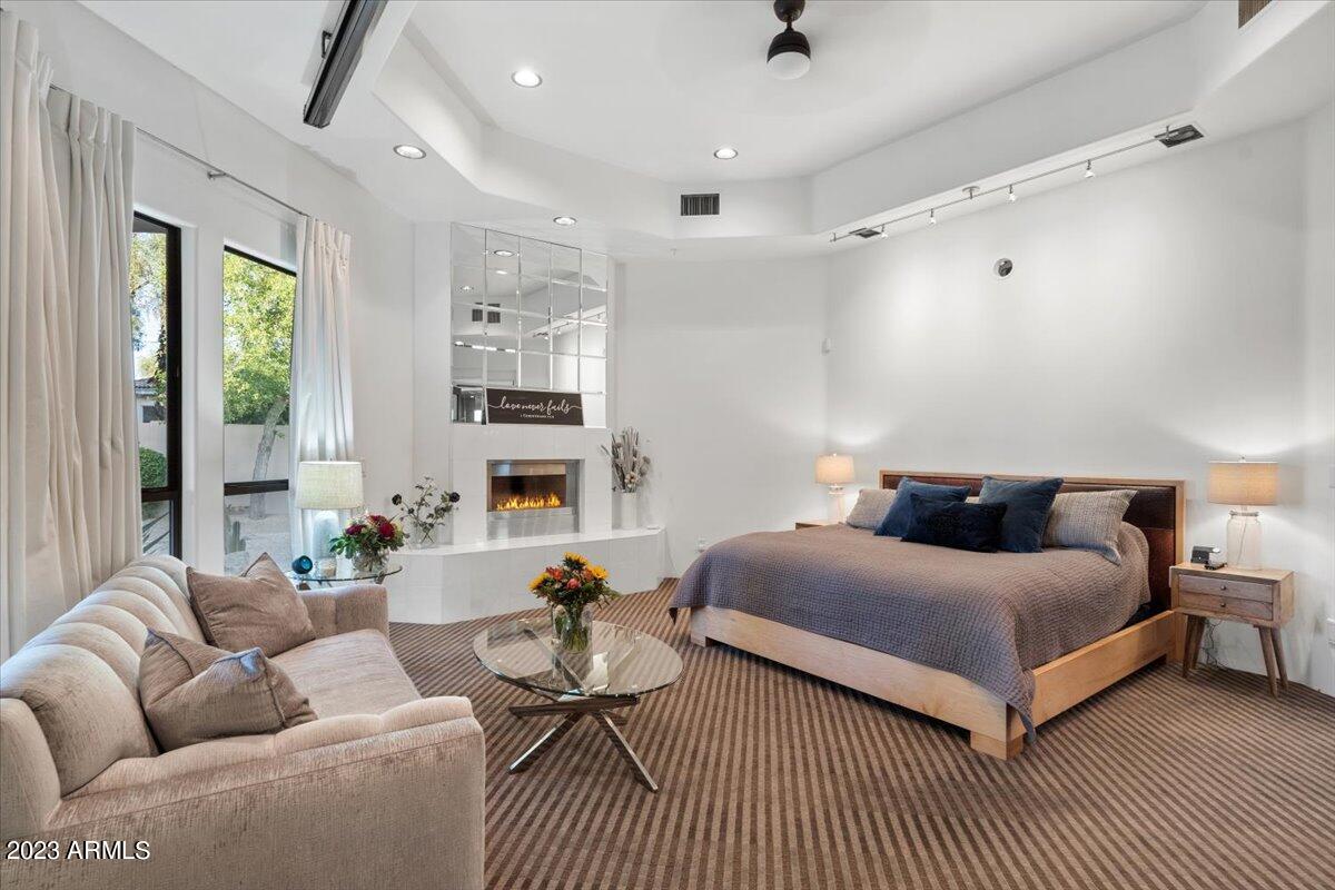 Equestrian Manor - Residential