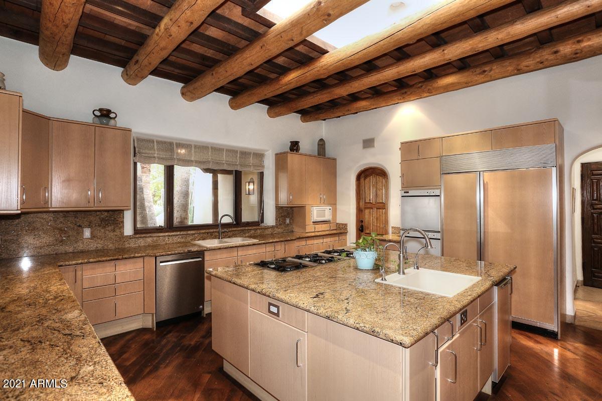 CASA BLANCA ESTATES LOT 20-37 & TR A - Residential
