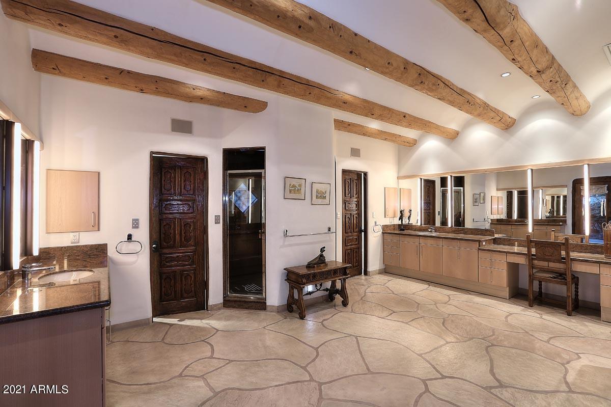 CASA BLANCA ESTATES LOT 20-37 & TR A - Residential