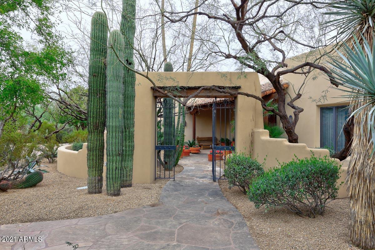 CASA BLANCA ESTATES LOT 20-37 & TR A - Residential