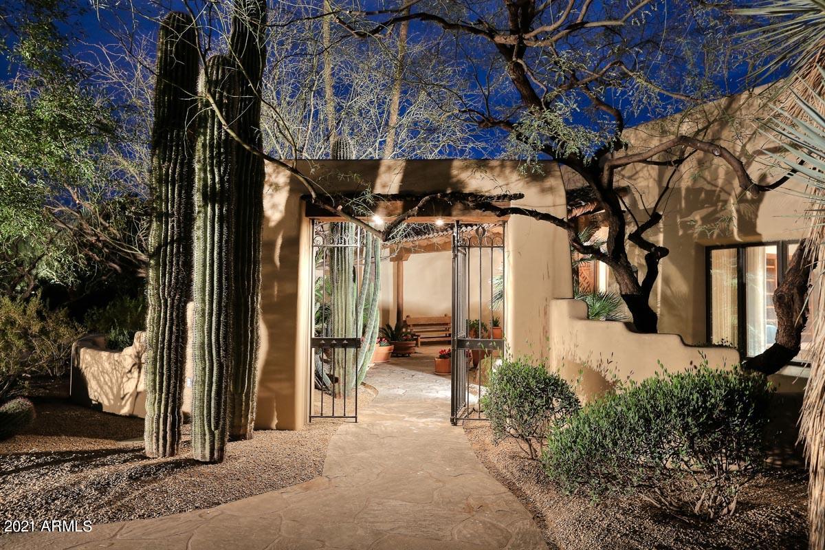 CASA BLANCA ESTATES LOT 20-37 & TR A - Residential