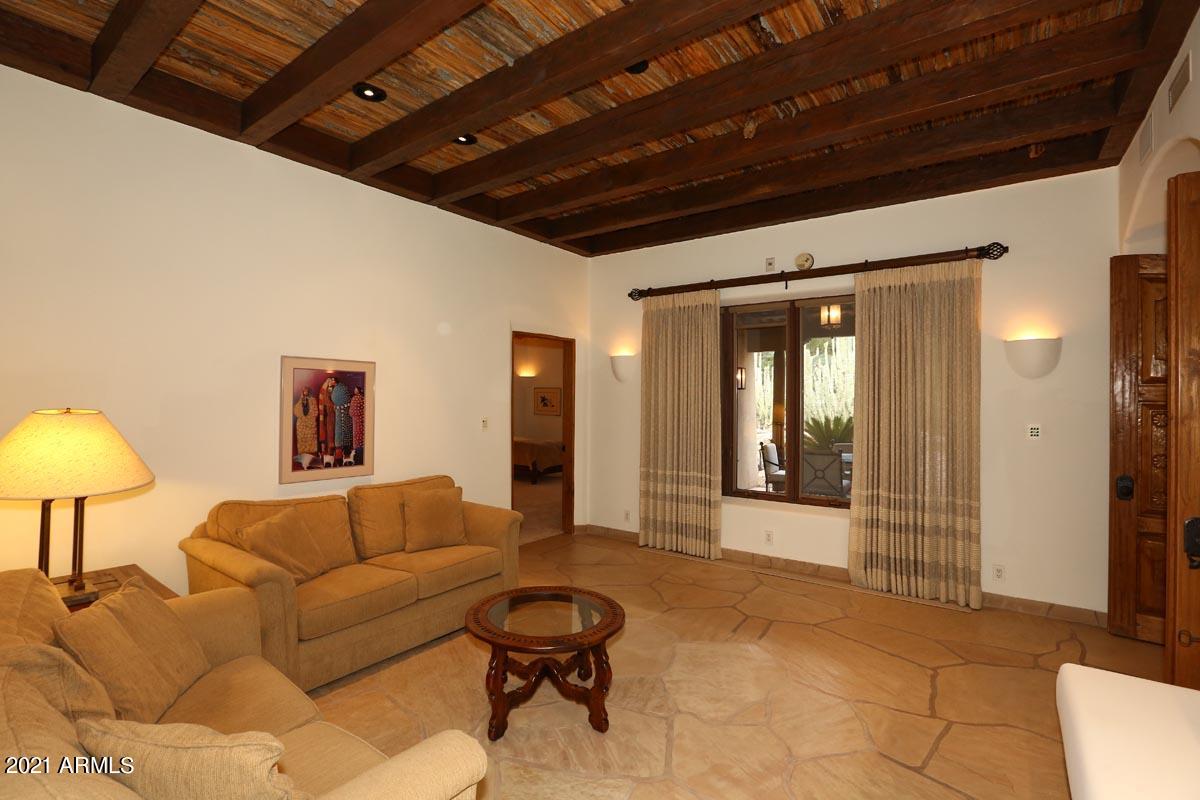 CASA BLANCA ESTATES LOT 20-37 & TR A - Residential
