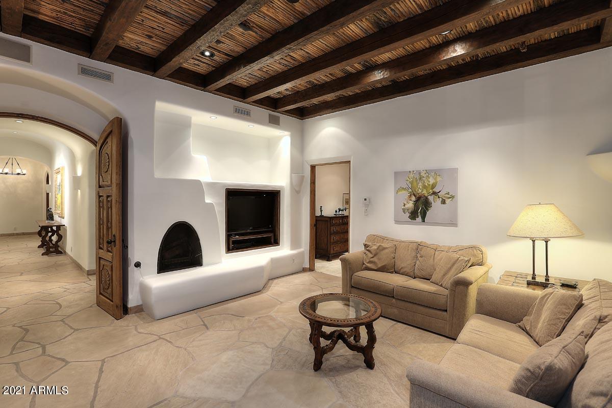 CASA BLANCA ESTATES LOT 20-37 & TR A - Residential