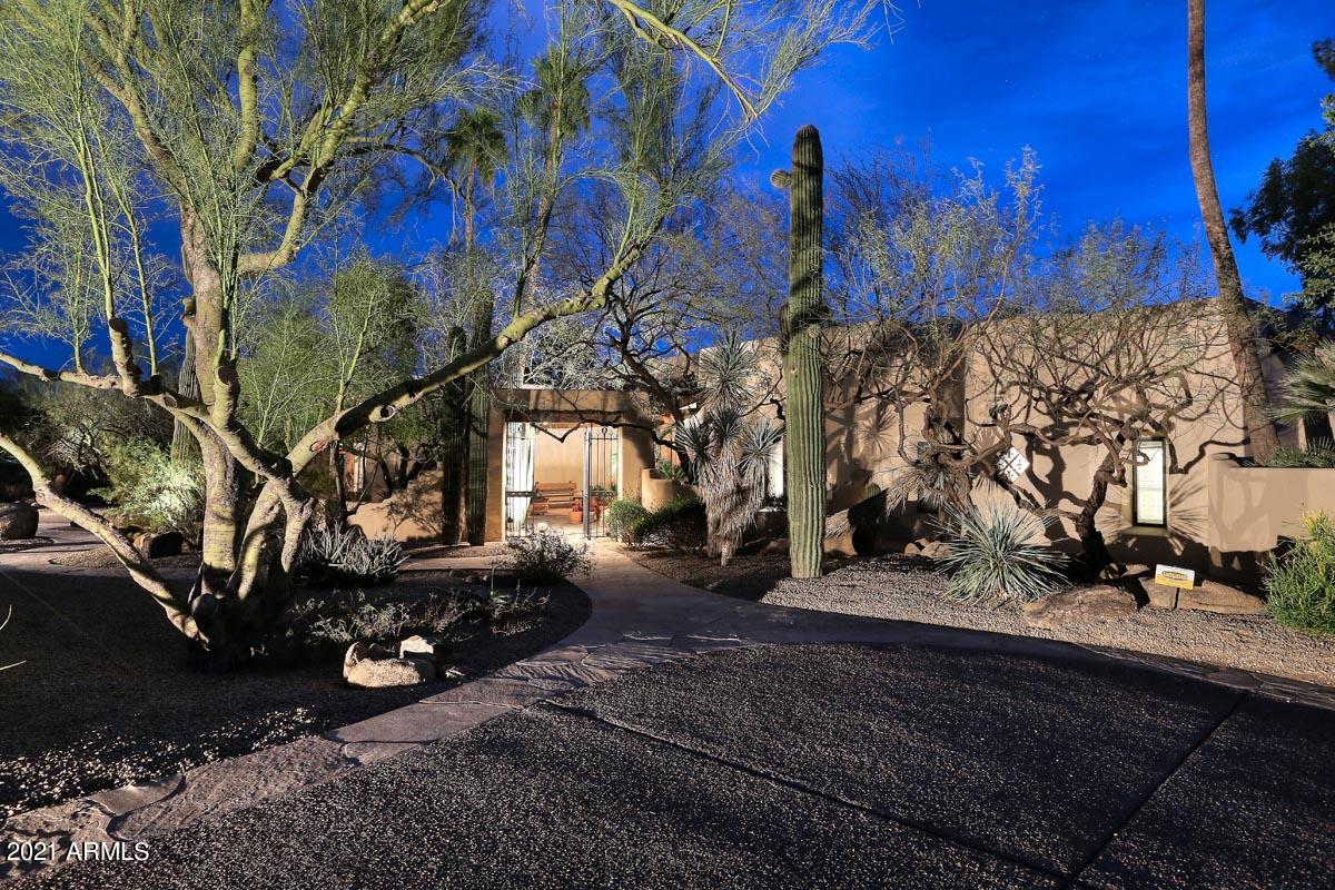 CASA BLANCA ESTATES LOT 20-37 & TR A - Residential
