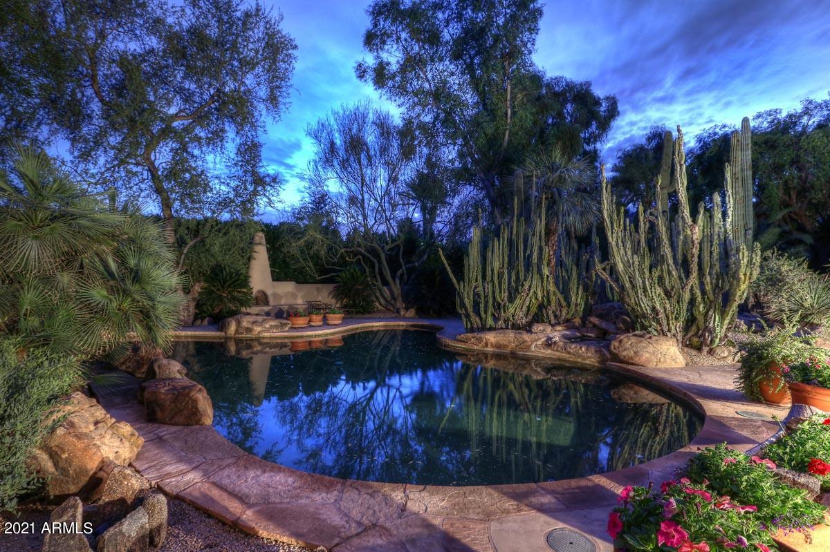 CASA BLANCA ESTATES LOT 20-37 & TR A - Residential