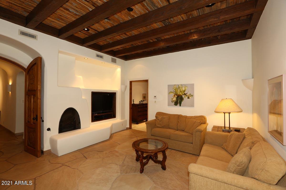 CASA BLANCA ESTATES LOT 20-37 & TR A - Residential