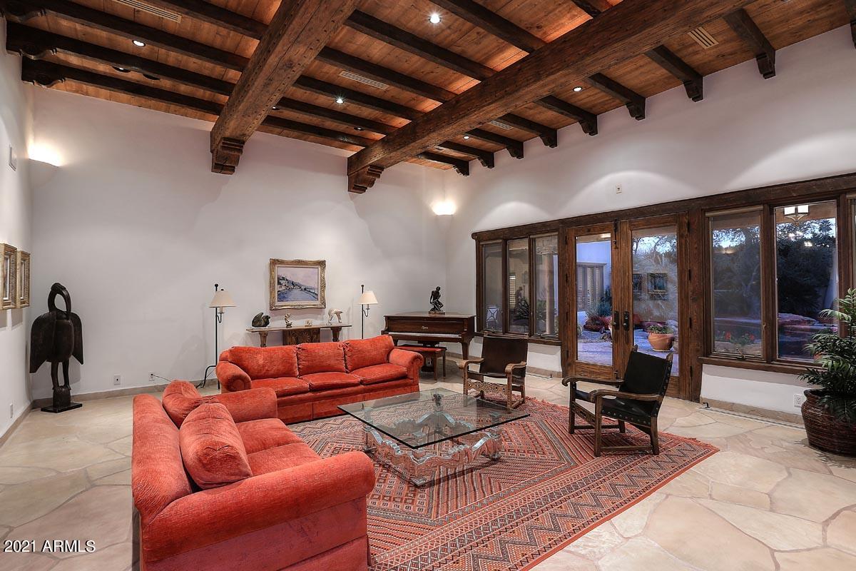 CASA BLANCA ESTATES LOT 20-37 & TR A - Residential