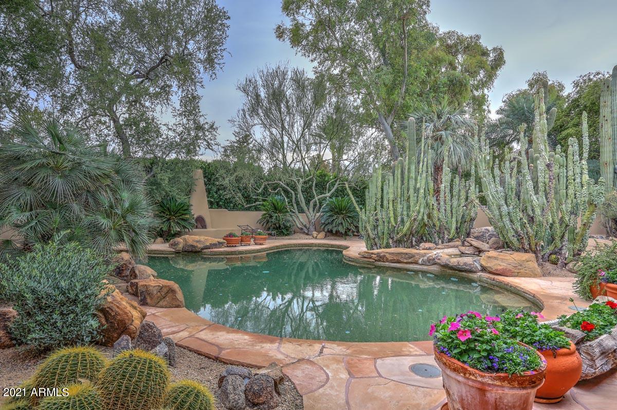 CASA BLANCA ESTATES LOT 20-37 & TR A - Residential
