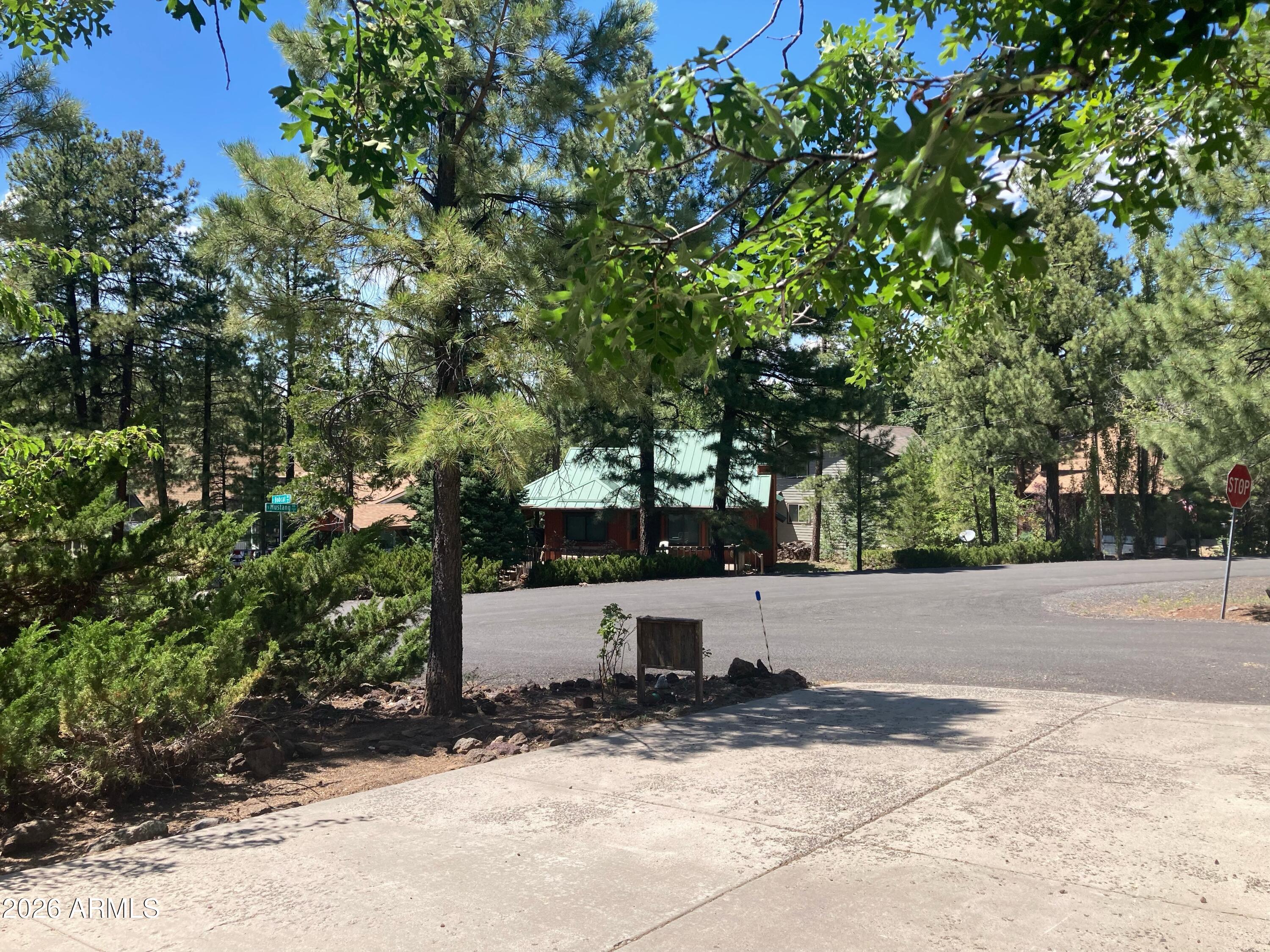 PINEWOOD 14 - Residential