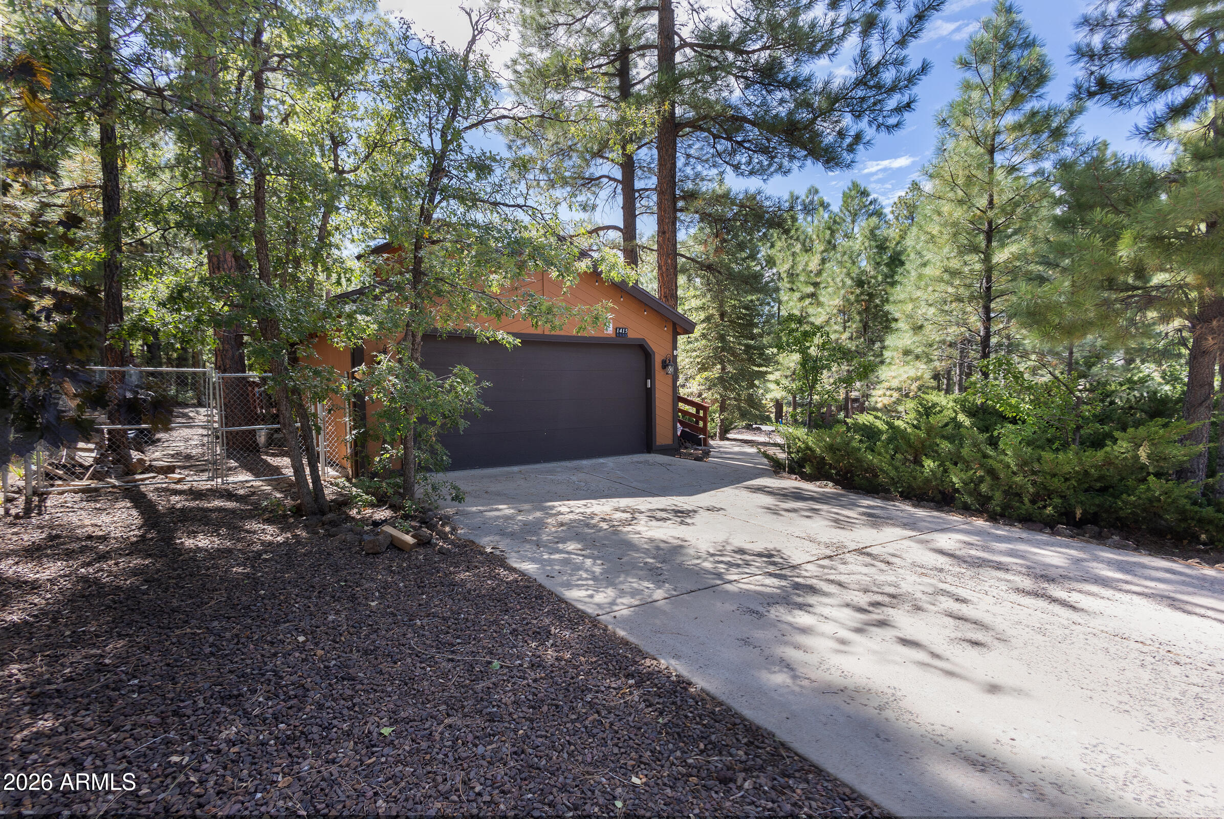 PINEWOOD 14 - Residential