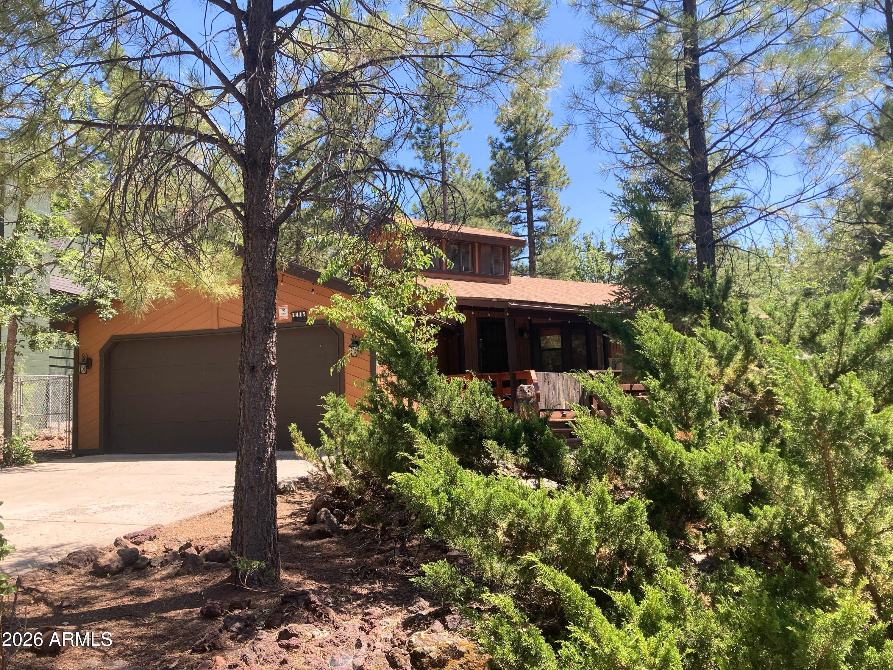 PINEWOOD 14 - Residential
