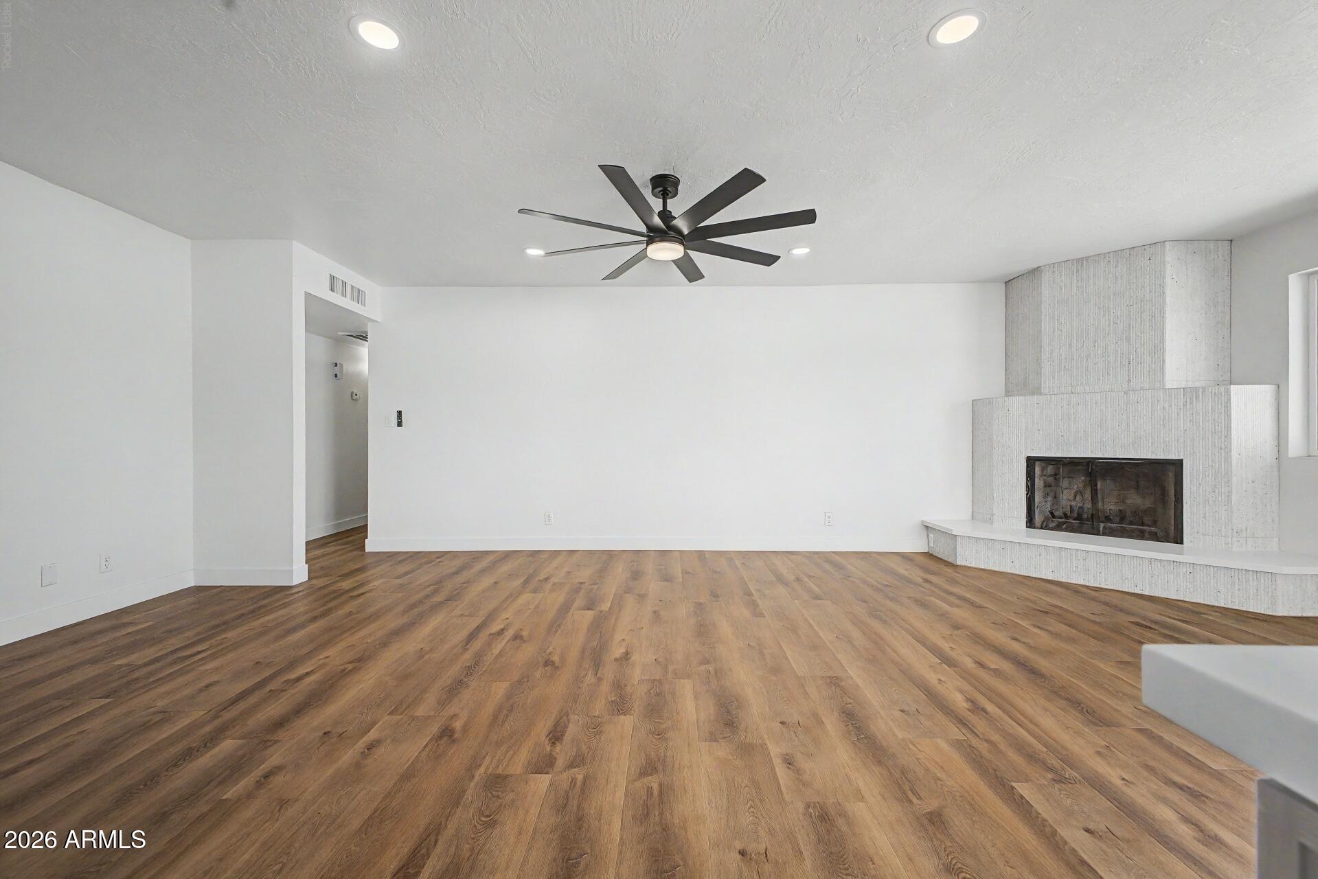 MELROSE PARK PARADISE - Residential