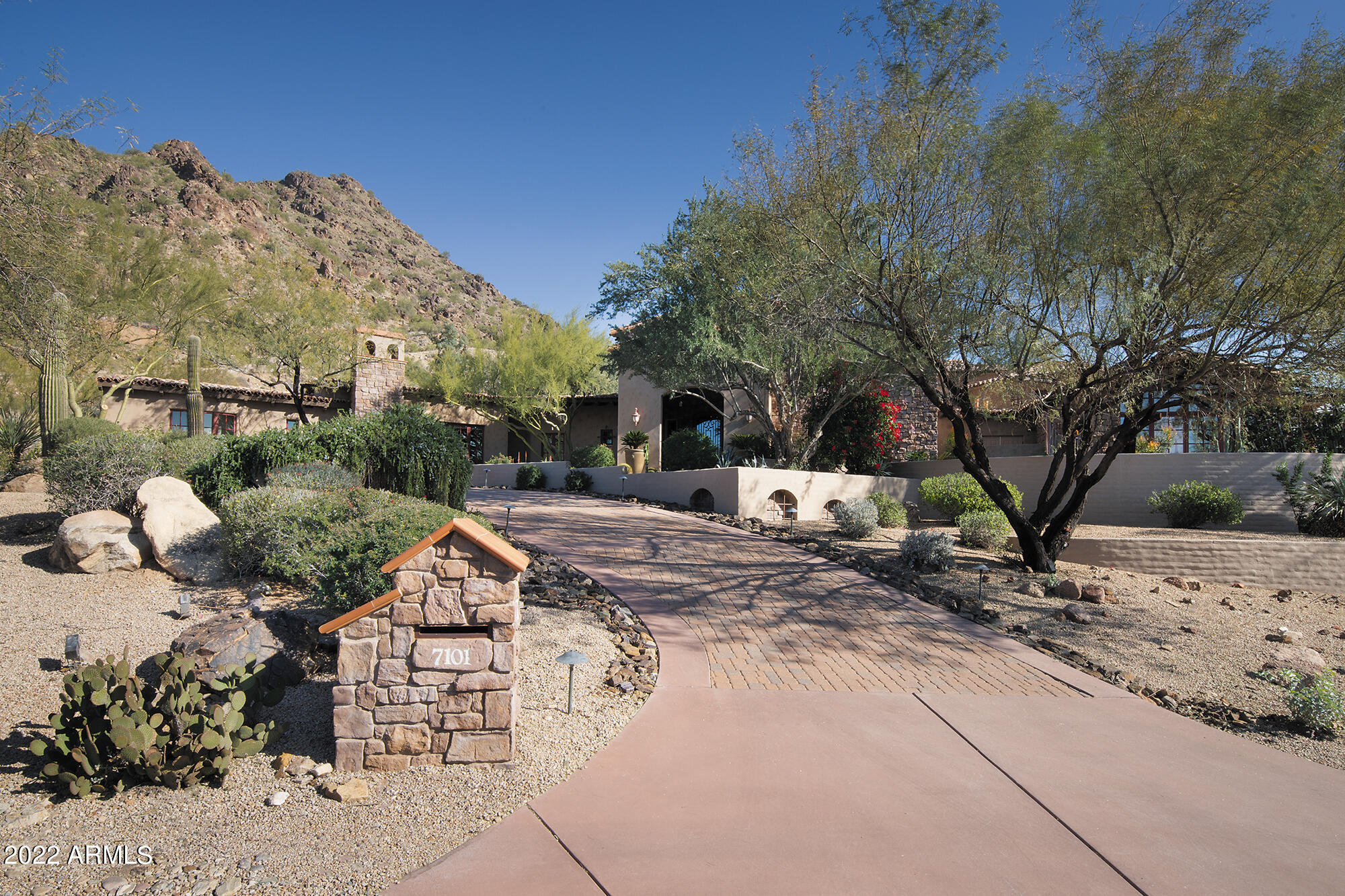 PARADISE VALLEY ESTATES - Residential