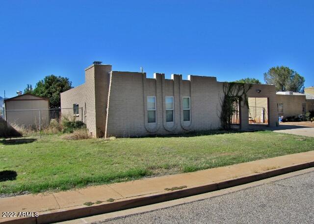 THE MEADOWS - Residential Lease