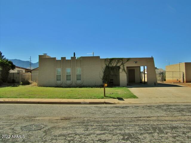 THE MEADOWS - Residential Lease