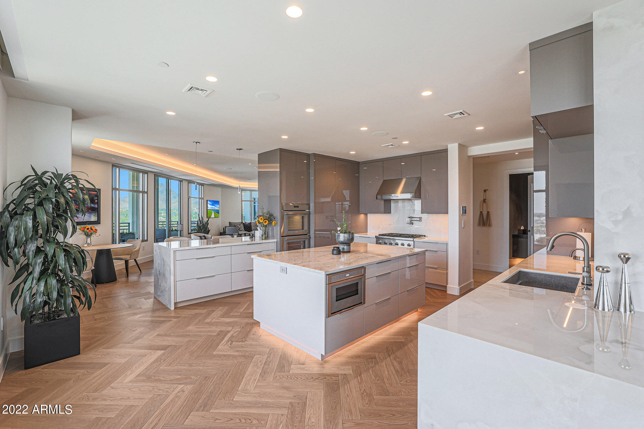 RESIDENCES AT 2211 CAMELBACK CONDOMINIUM - Residential