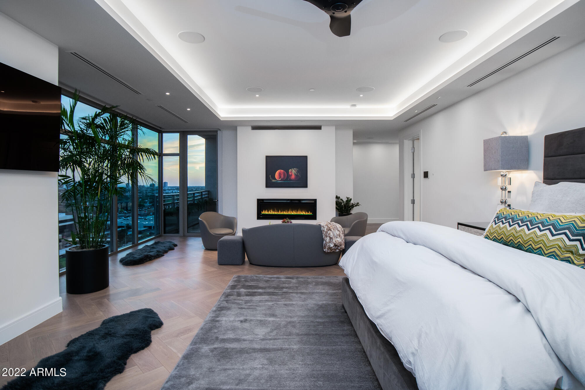 RESIDENCES AT 2211 CAMELBACK CONDOMINIUM - Residential