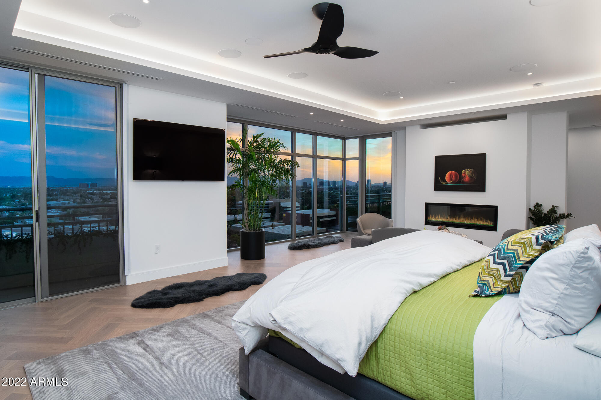 RESIDENCES AT 2211 CAMELBACK CONDOMINIUM - Residential