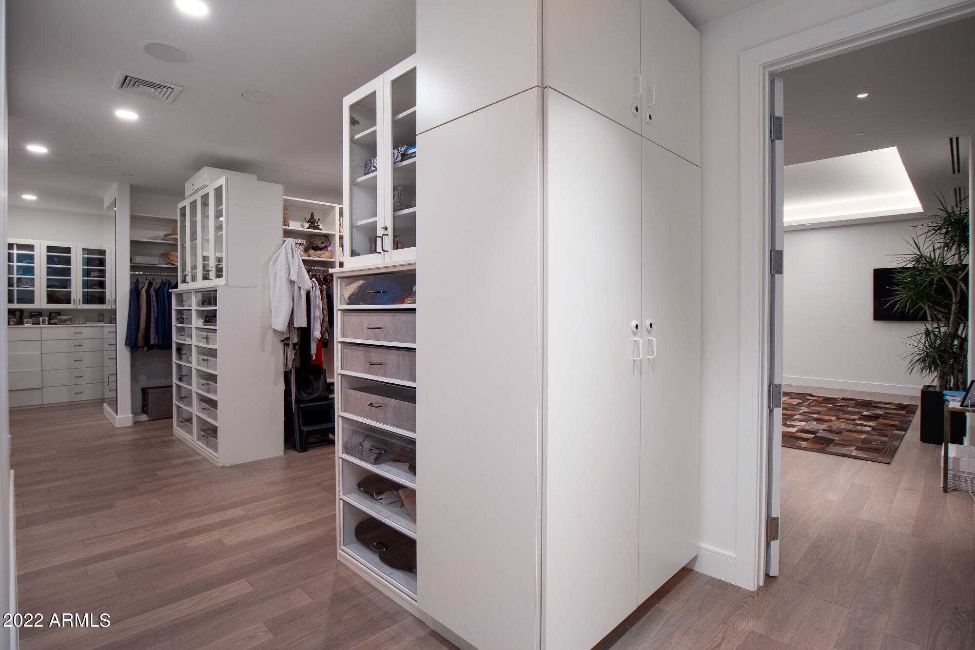 RESIDENCES AT 2211 CAMELBACK CONDOMINIUM - Residential