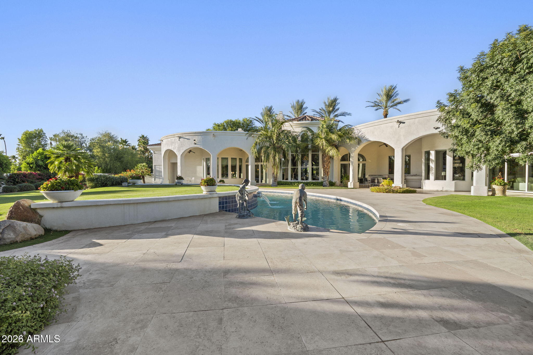 HIDDEN PARADISE - Residential