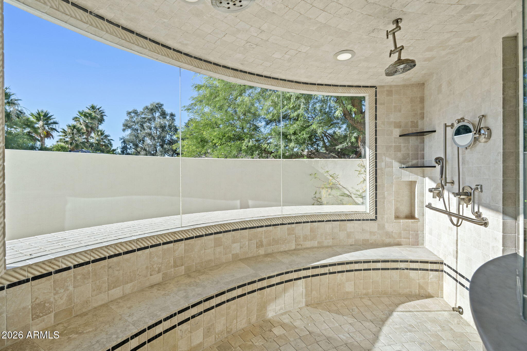 HIDDEN PARADISE - Residential