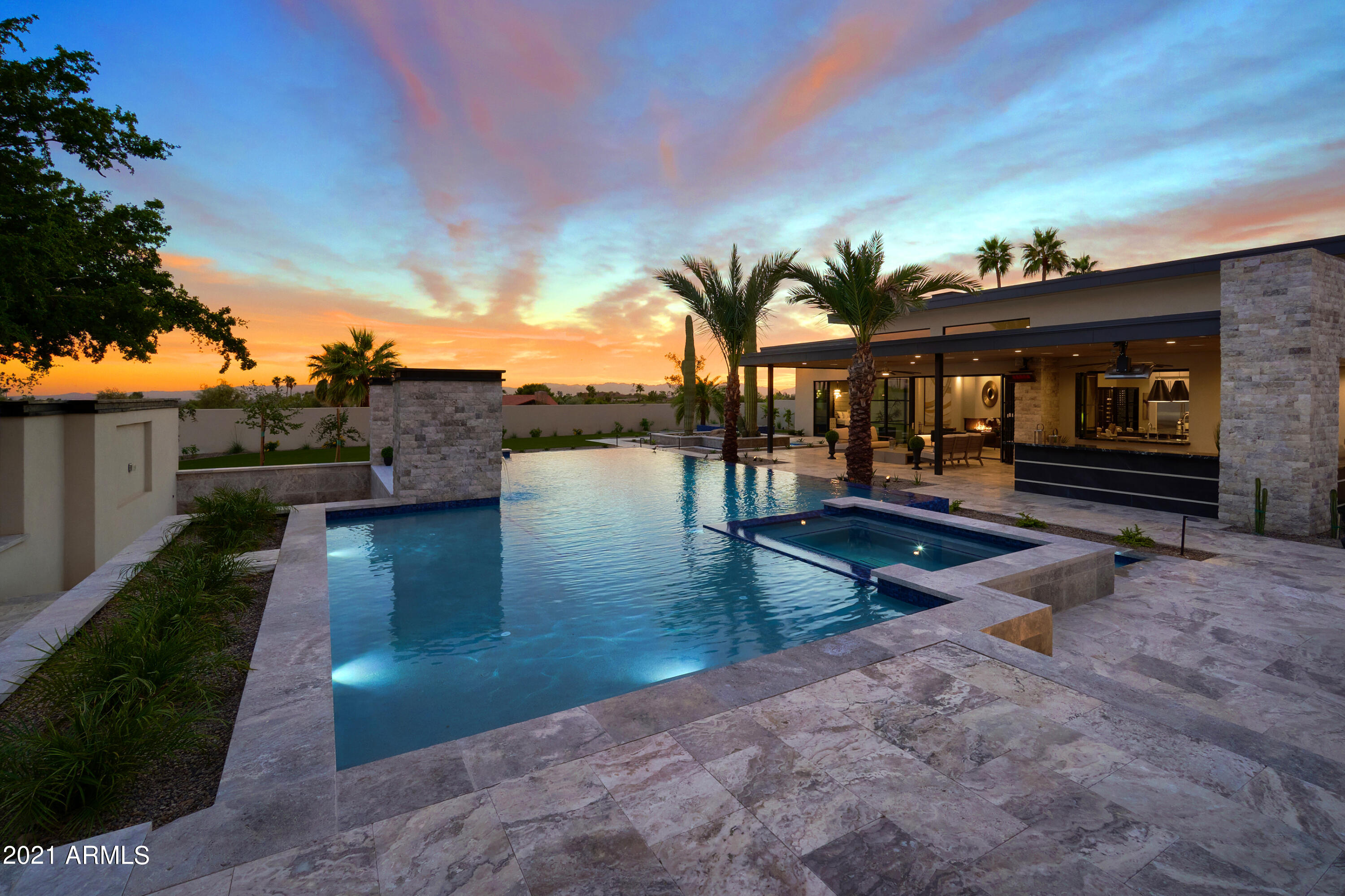MIRADA LOS ARCOS - Residential