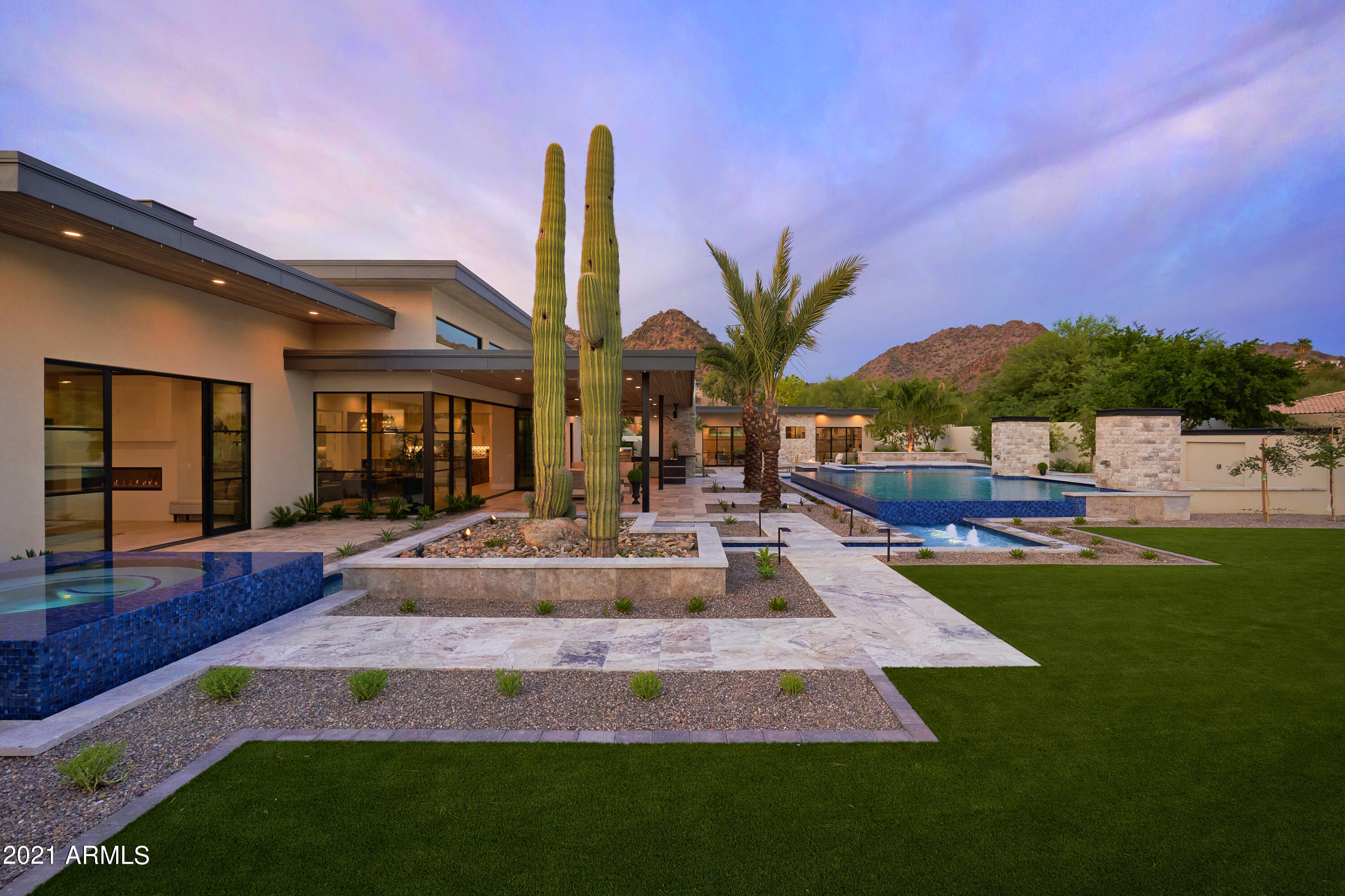 MIRADA LOS ARCOS - Residential