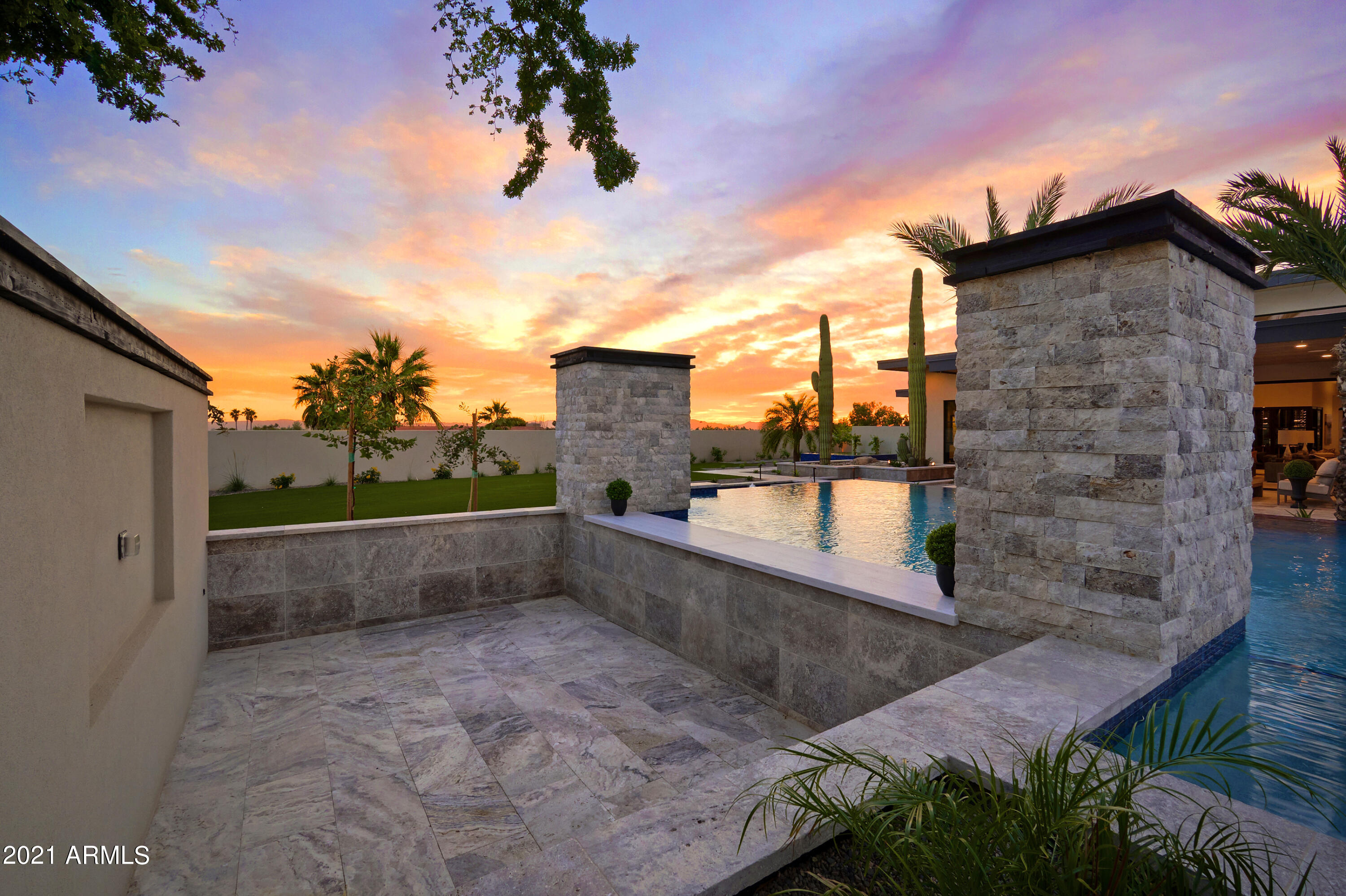 MIRADA LOS ARCOS - Residential