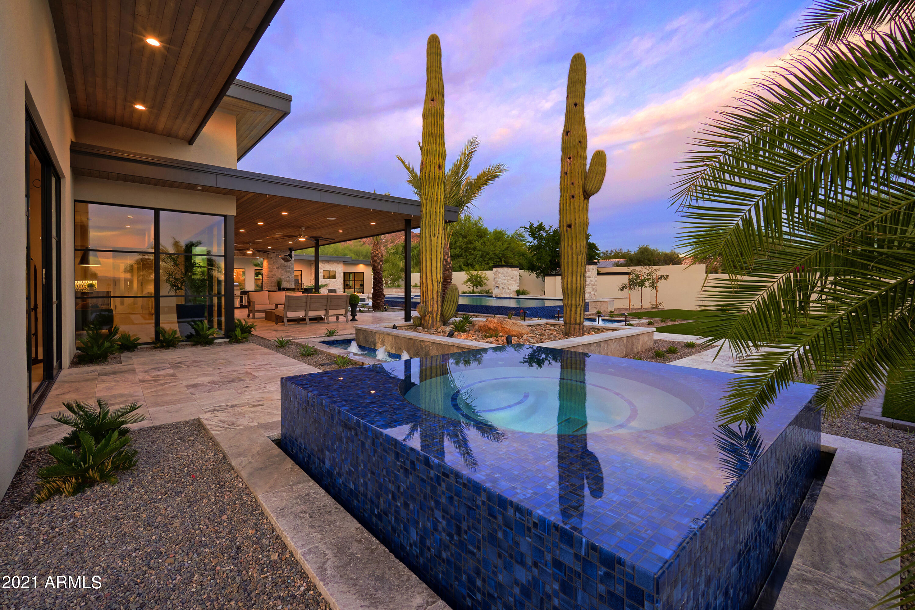 MIRADA LOS ARCOS - Residential