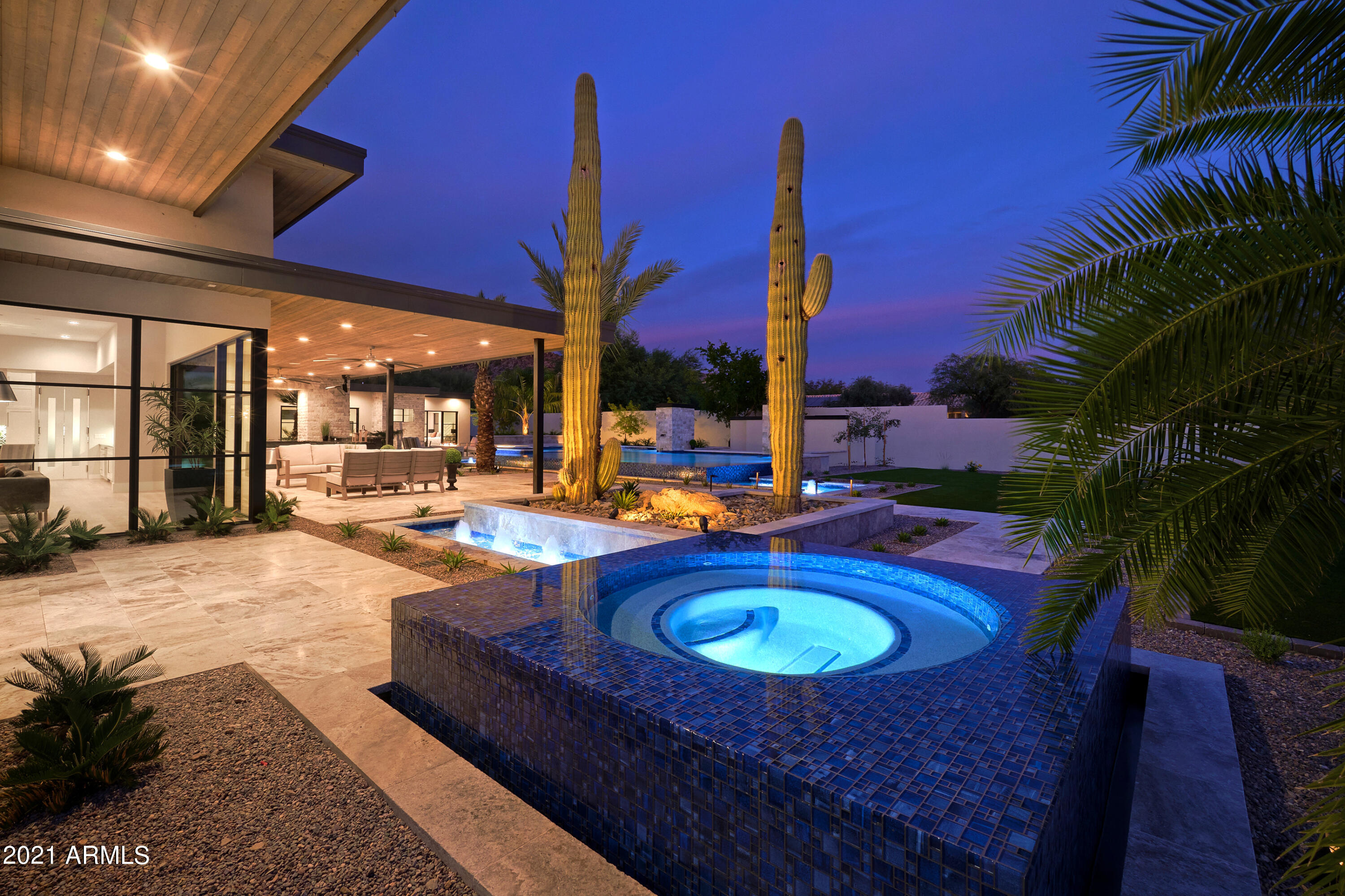 MIRADA LOS ARCOS - Residential