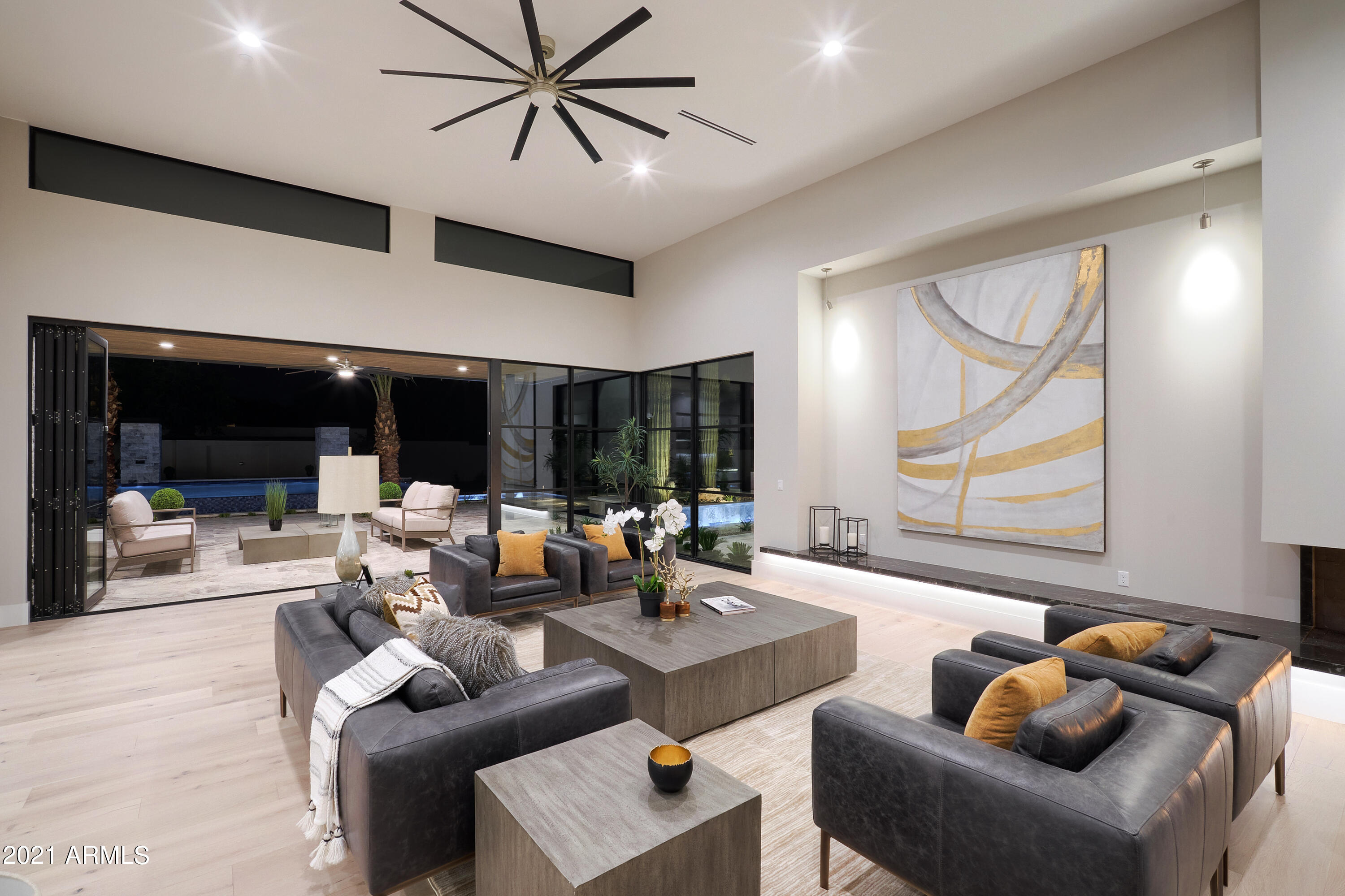 MIRADA LOS ARCOS - Residential
