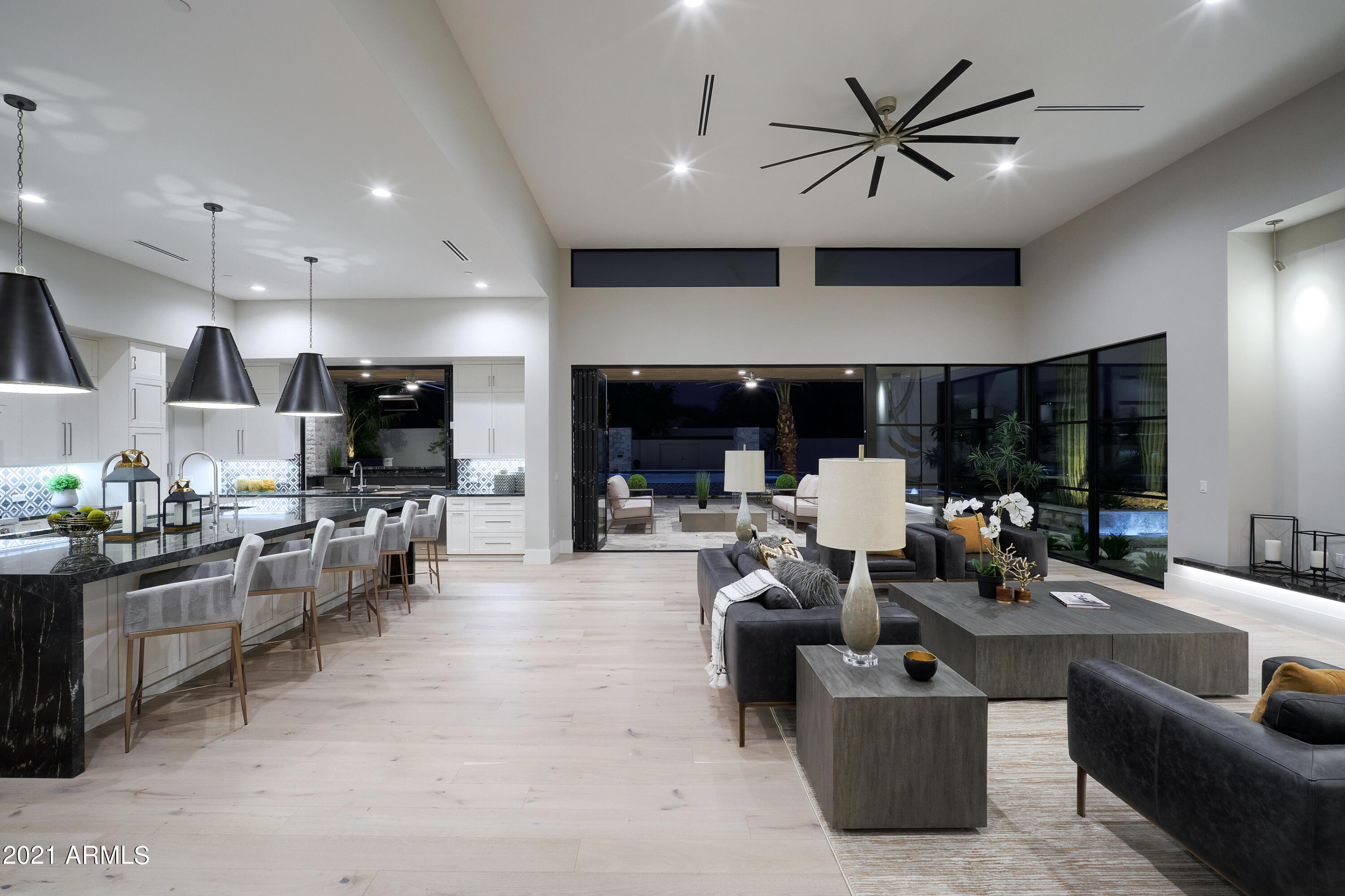 MIRADA LOS ARCOS - Residential