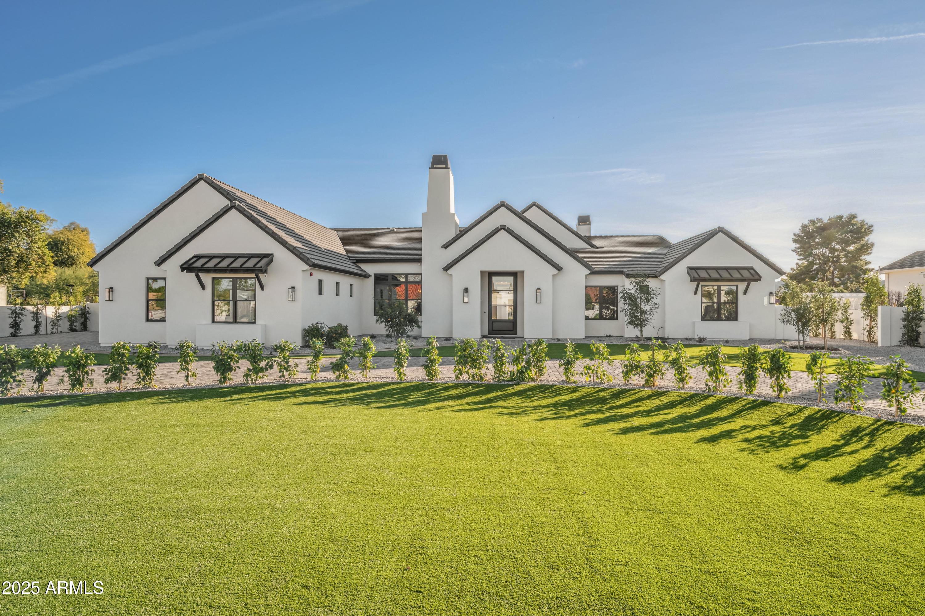 LAS HACIENDAS - Residential