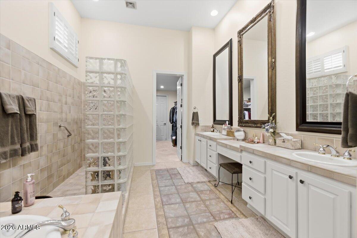 ANTHEM COUNTRY CLUB UNIT 17 PINION HILLS - Residential