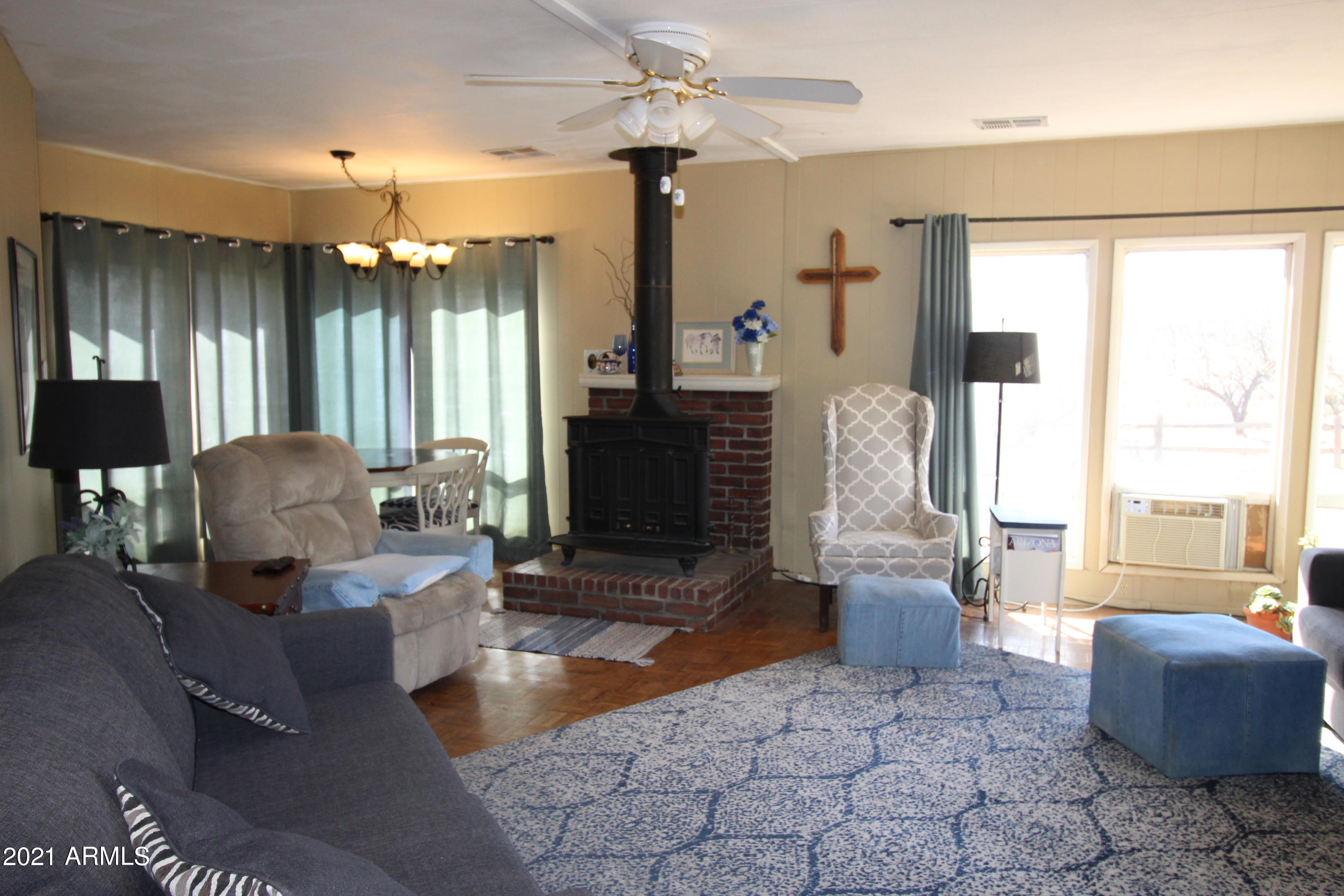 MUSTANG HEIGHTS - Residential