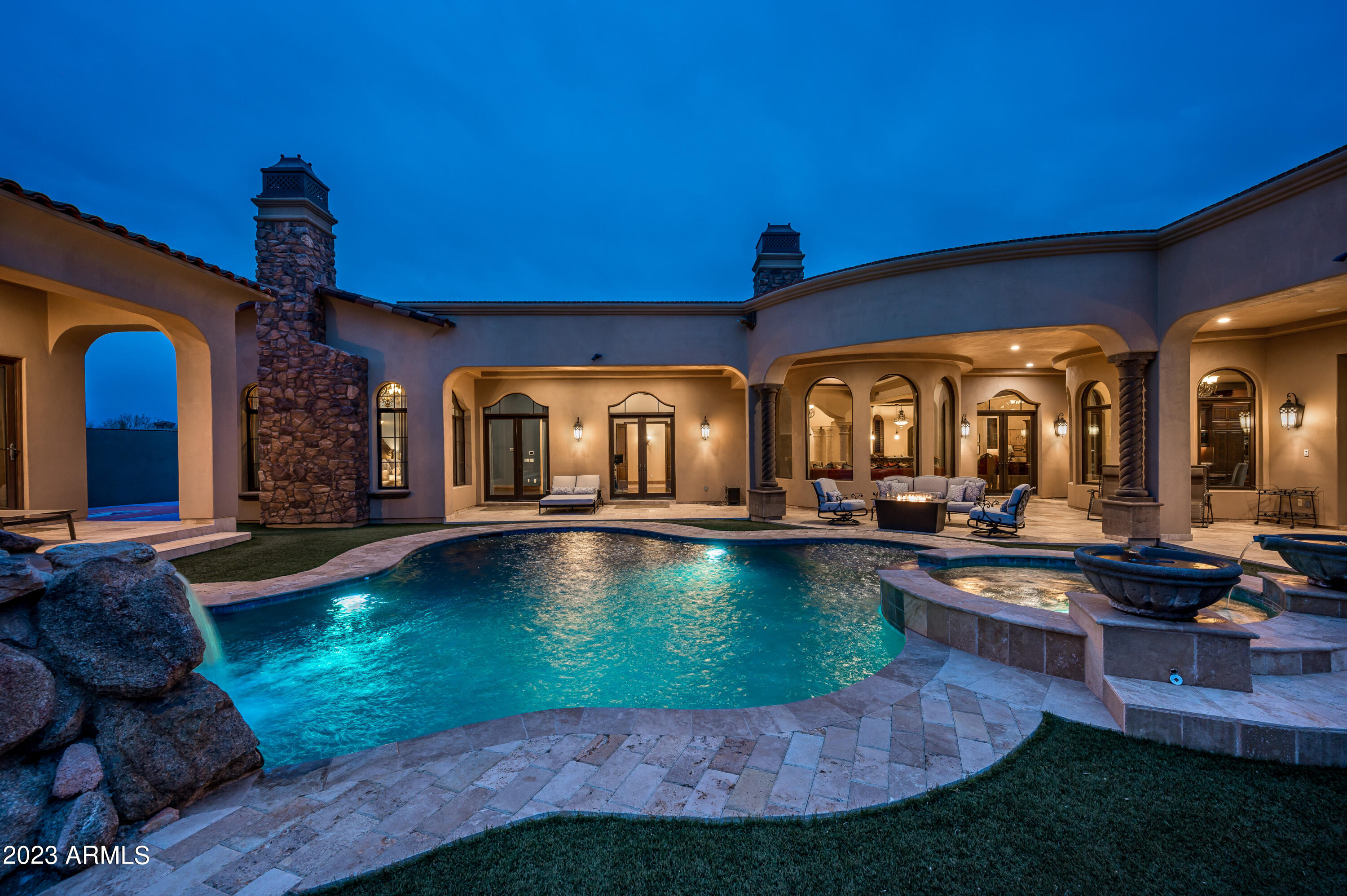 SIERRA HILLS - Residential