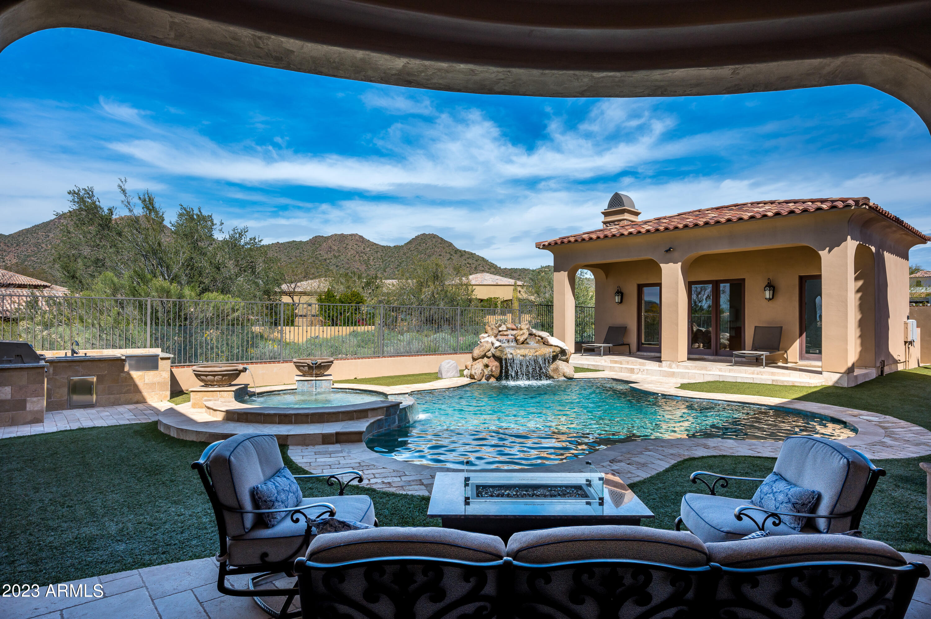 SIERRA HILLS - Residential