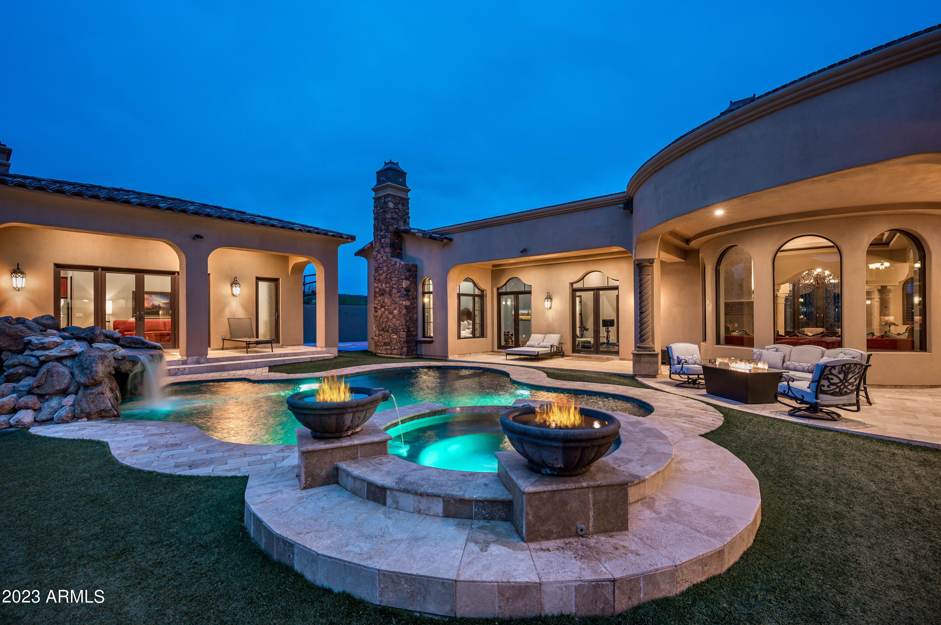 SIERRA HILLS - Residential