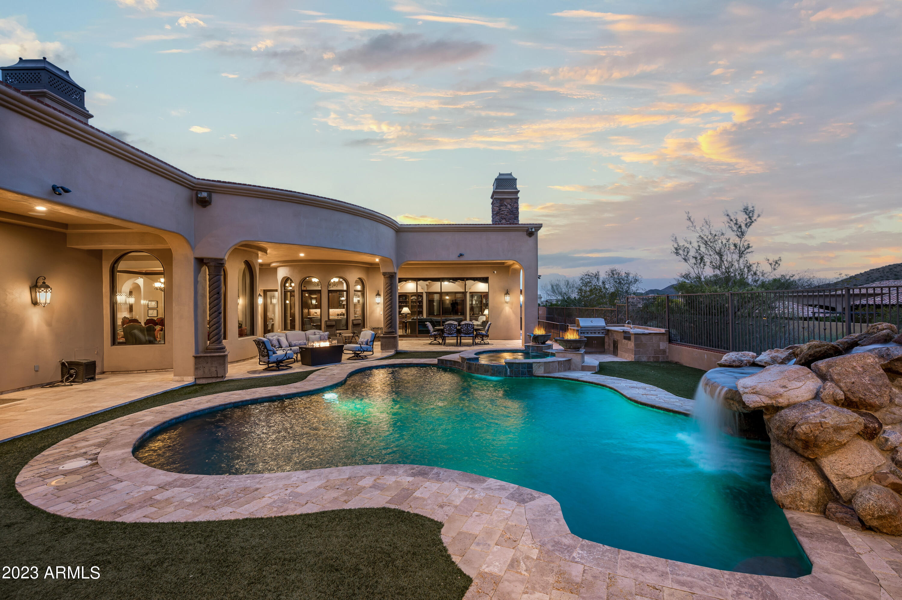 SIERRA HILLS - Residential