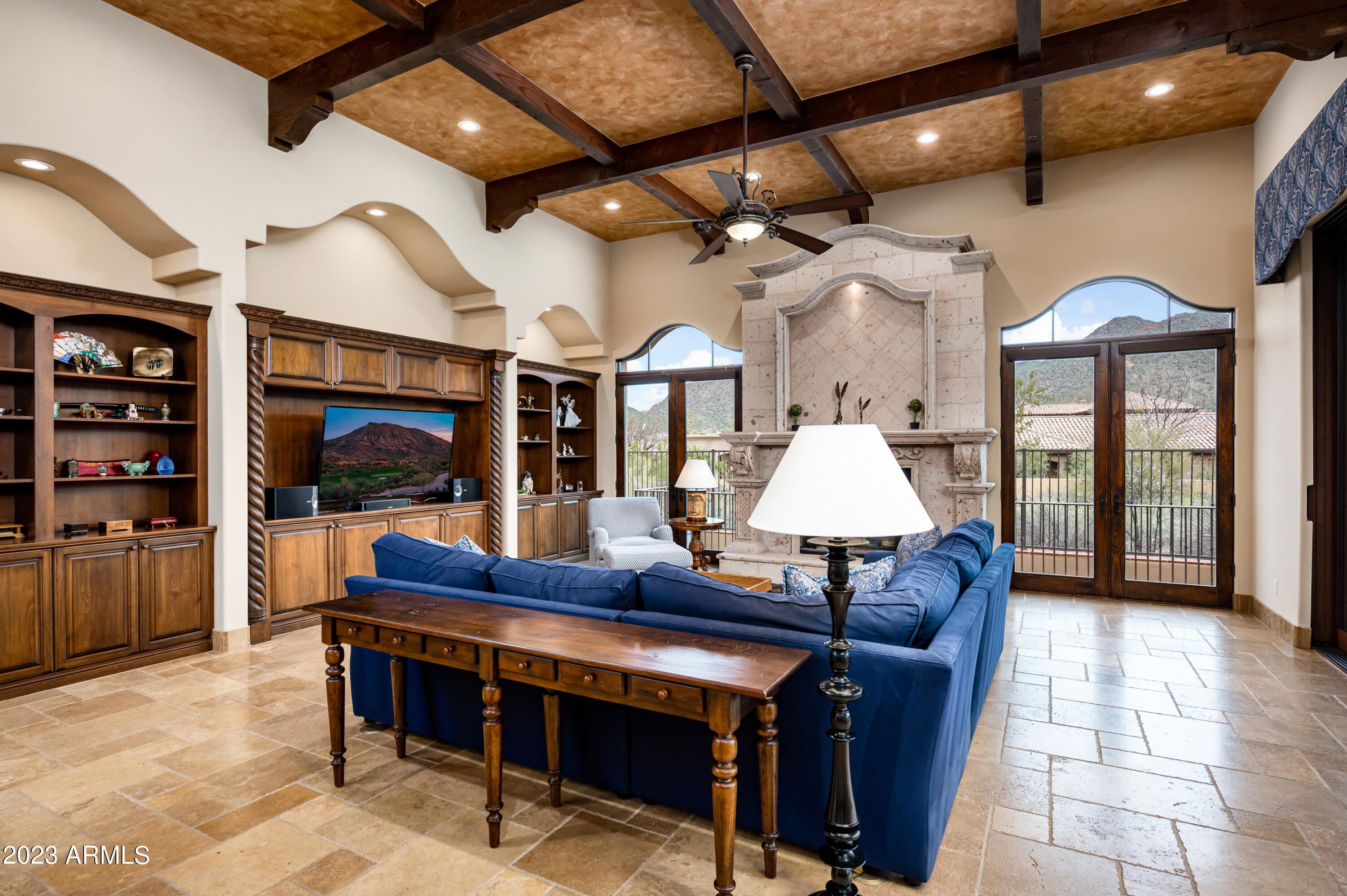 SIERRA HILLS - Residential