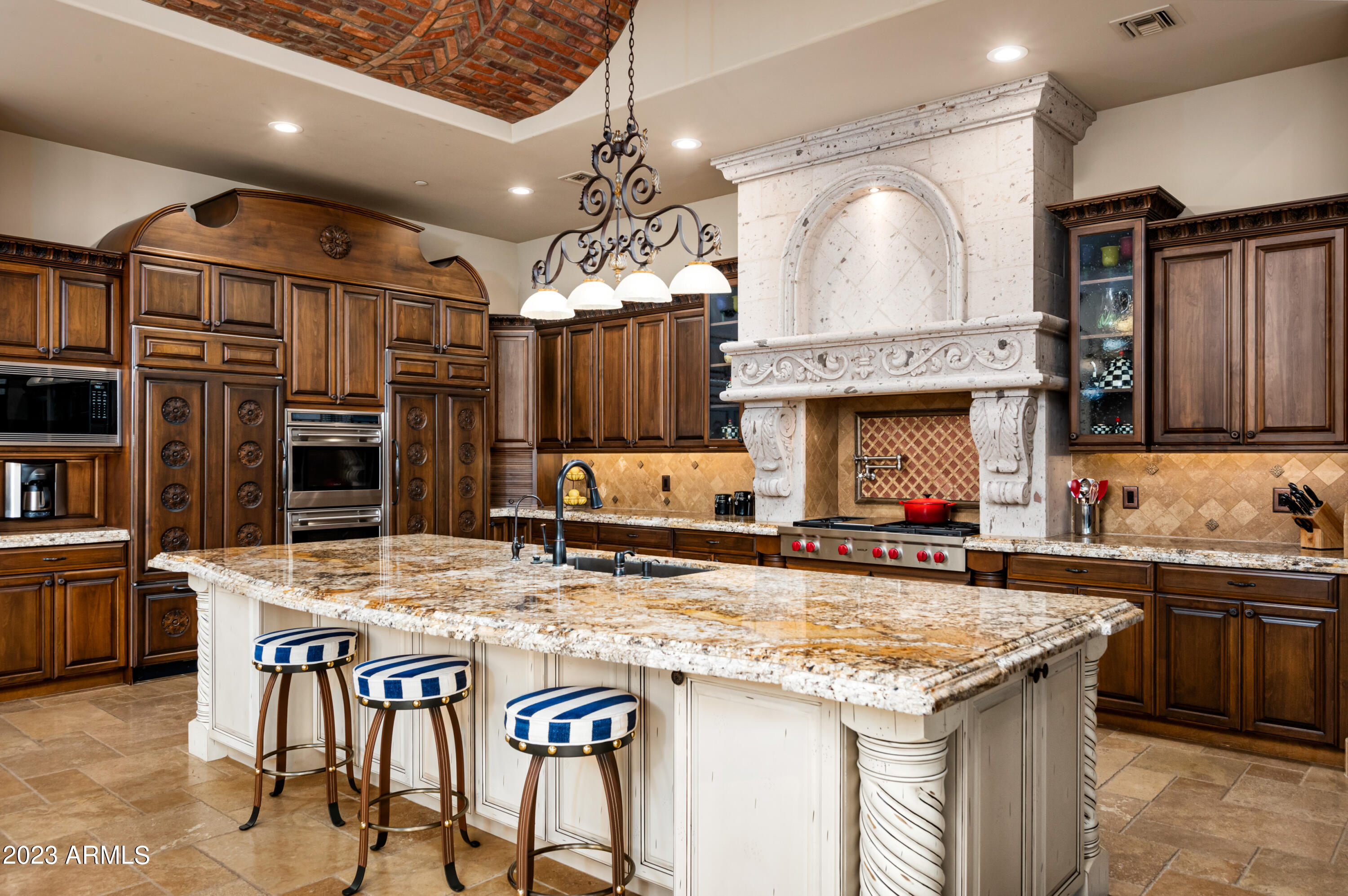 SIERRA HILLS - Residential