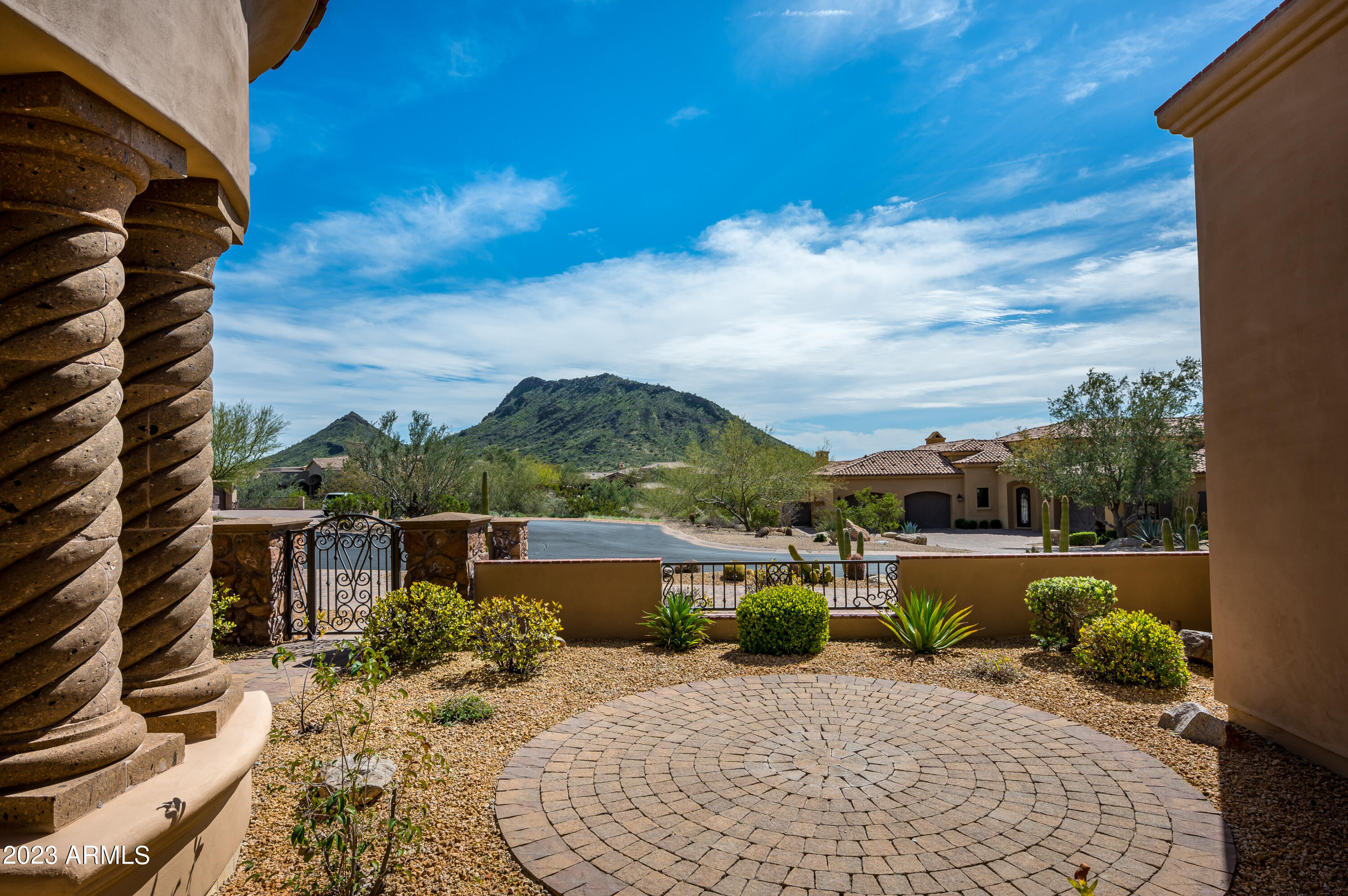 SIERRA HILLS - Residential