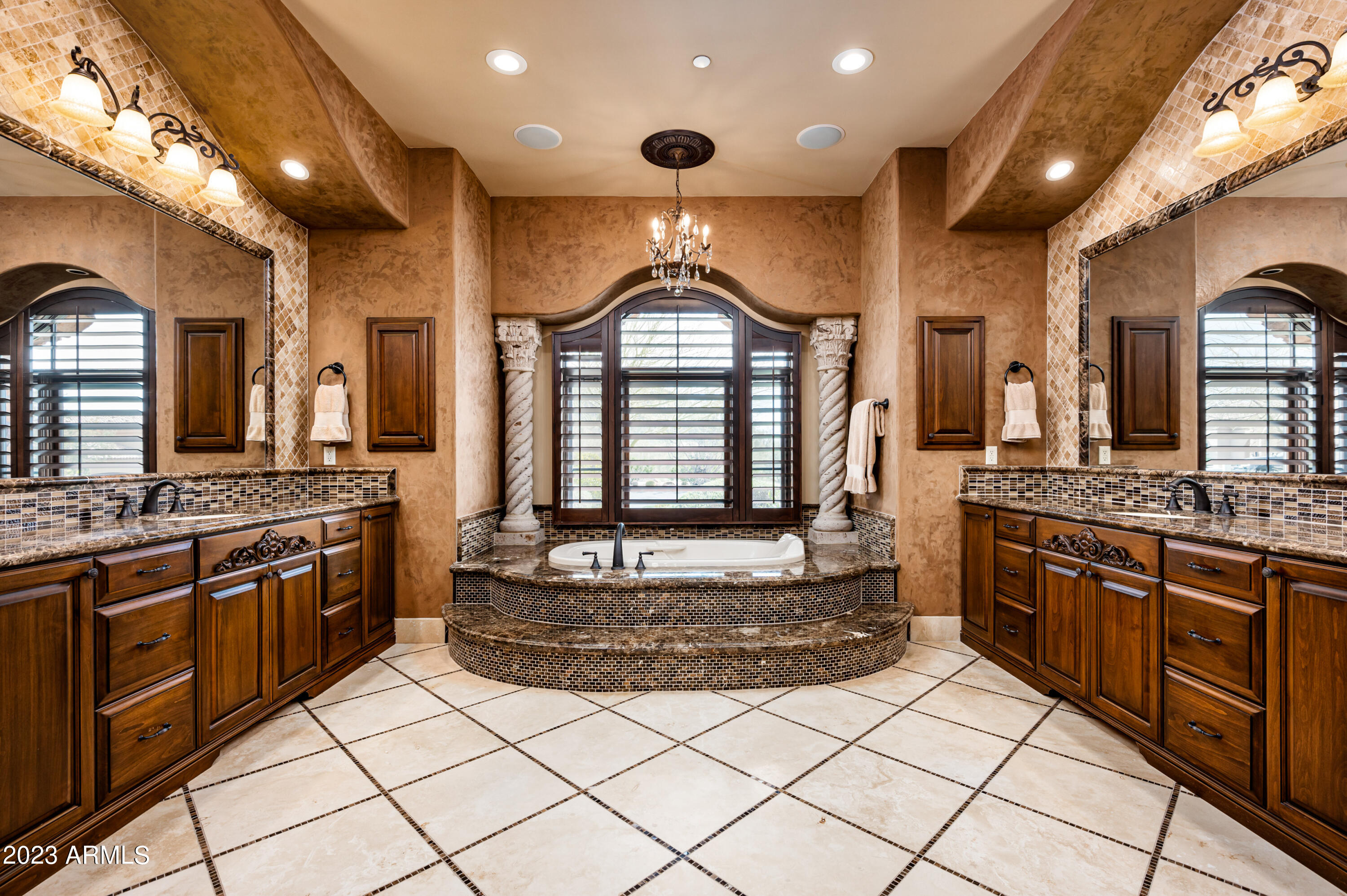 SIERRA HILLS - Residential
