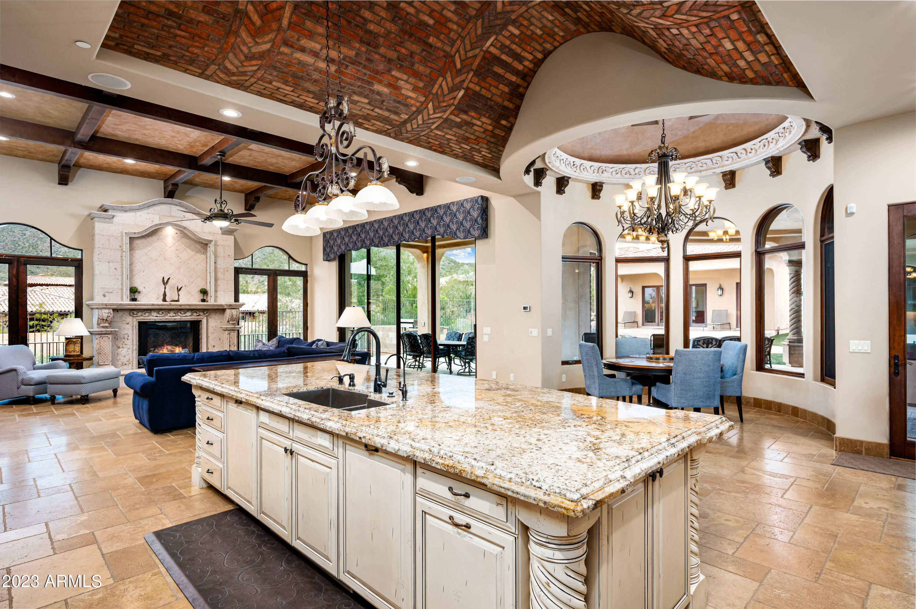 SIERRA HILLS - Residential