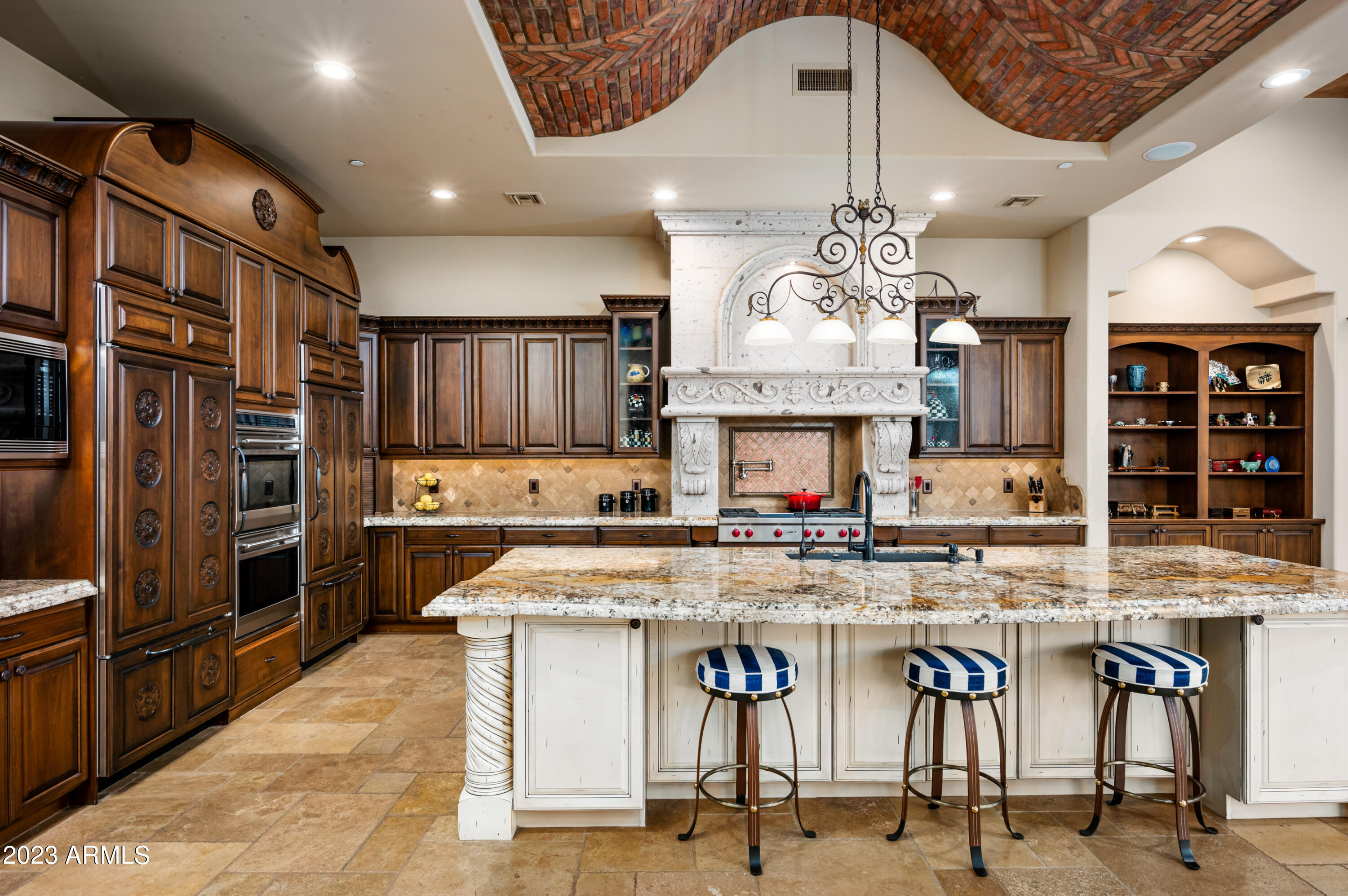 SIERRA HILLS - Residential